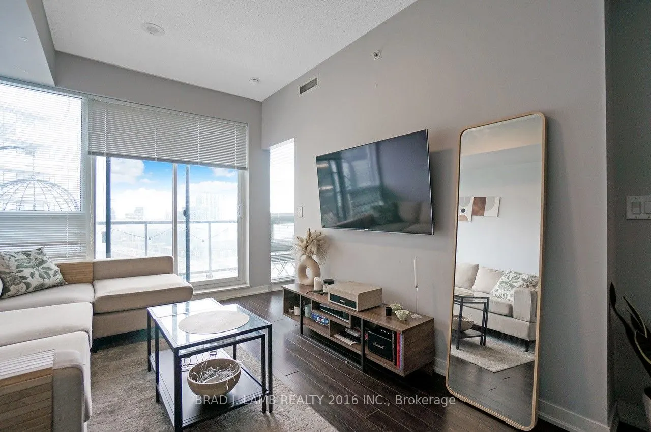 51 East Liberty Street, #2211