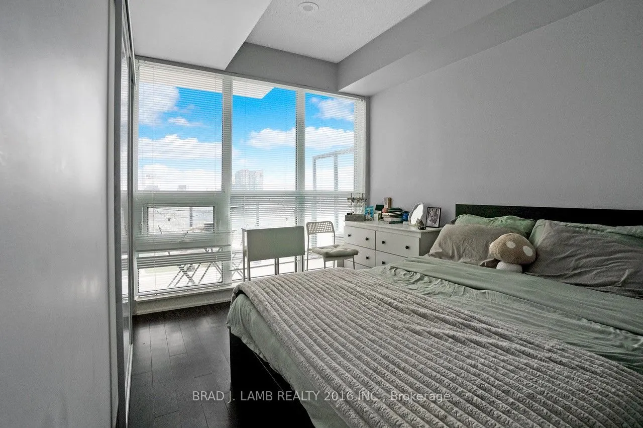 51 East Liberty Street, #2211