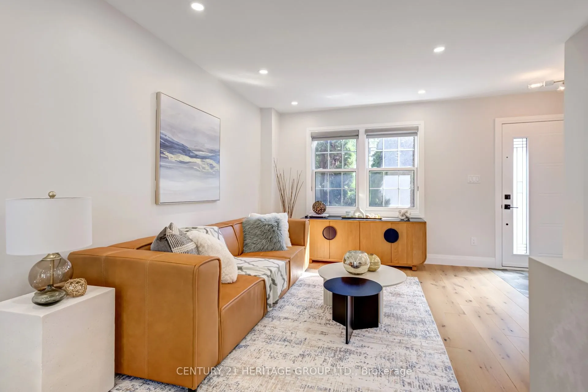 576 Broadway Avenue
