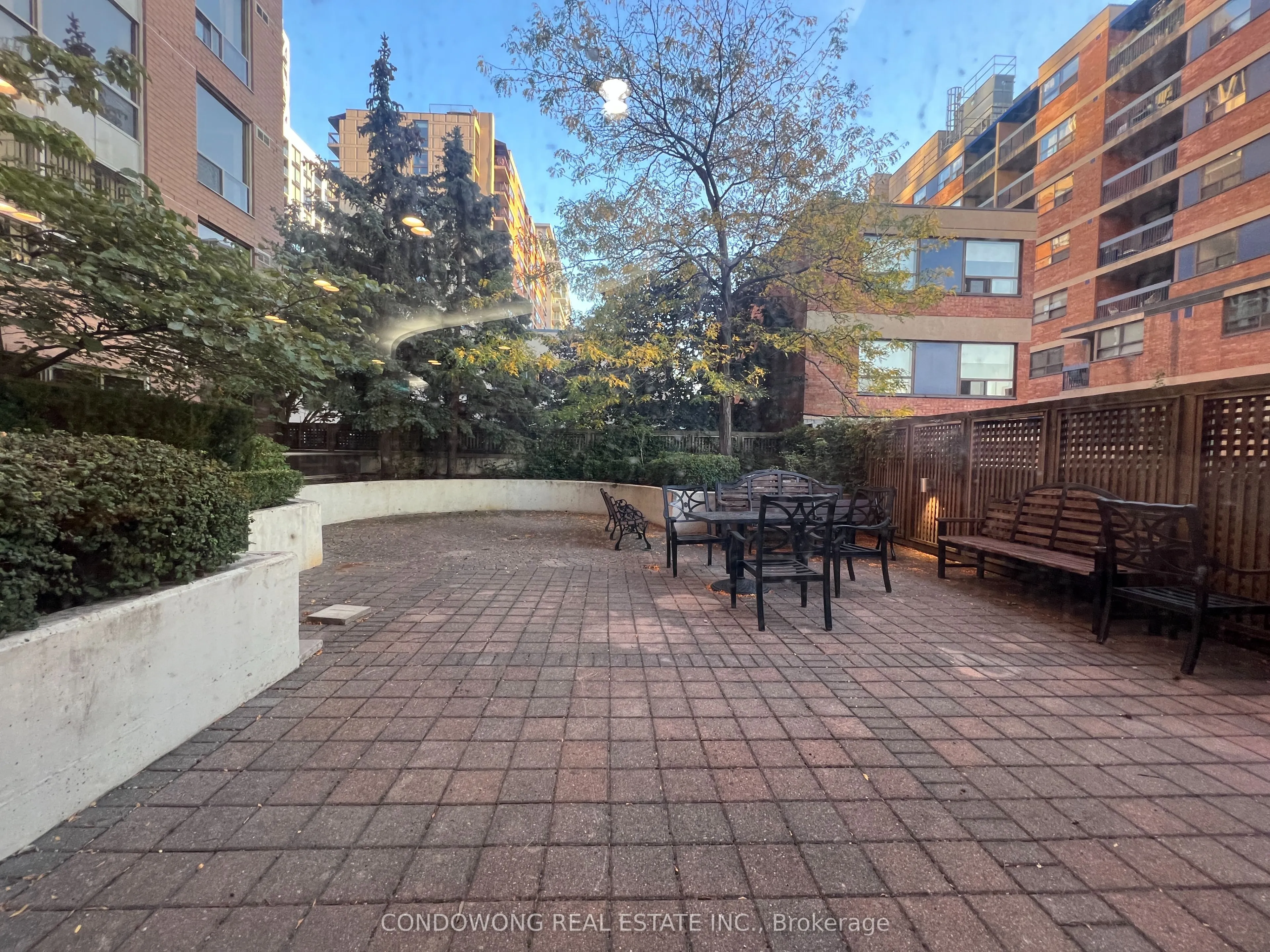 152 St Patrick Street, #1006
