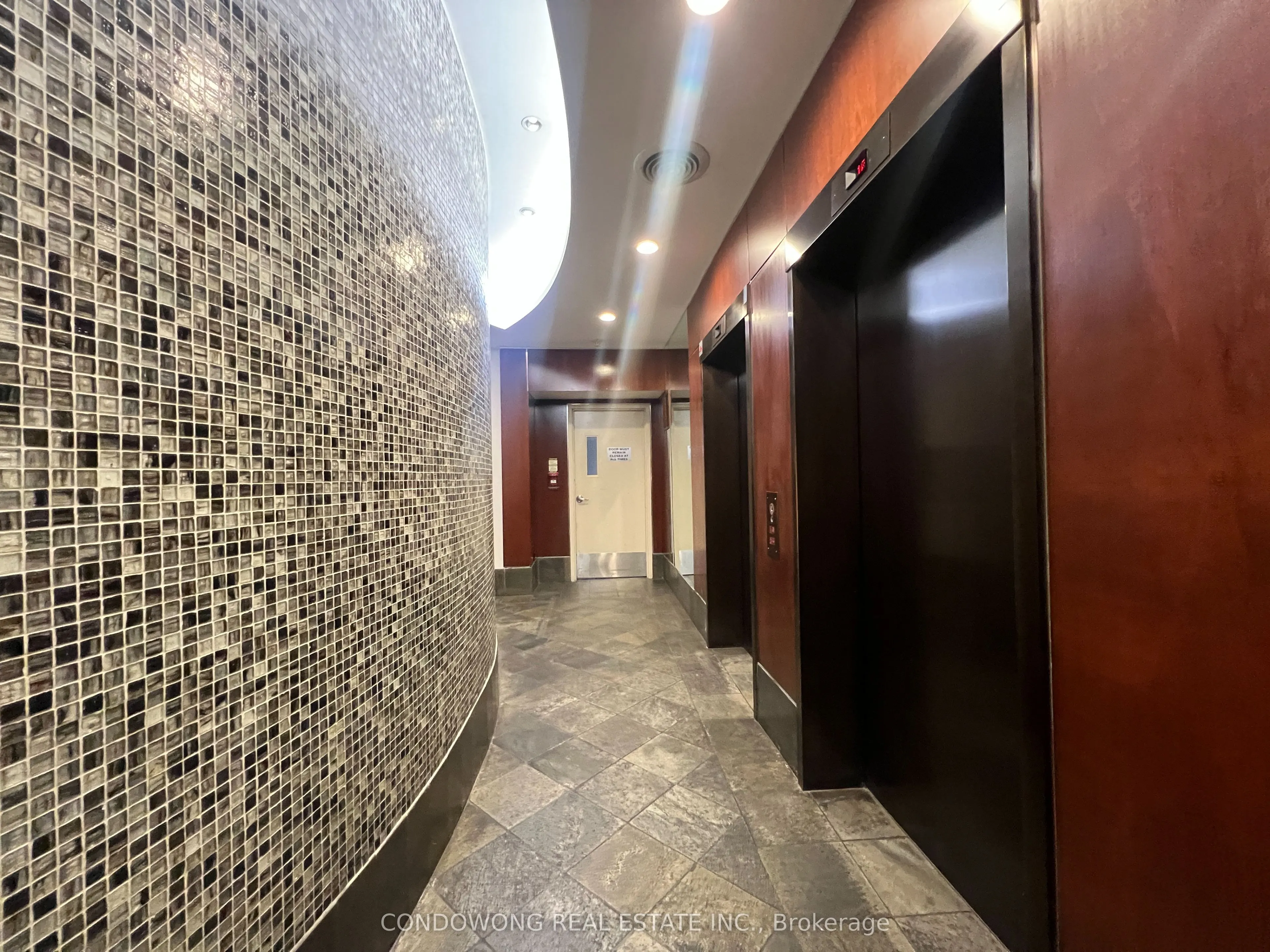 152 St Patrick Street, #1006
