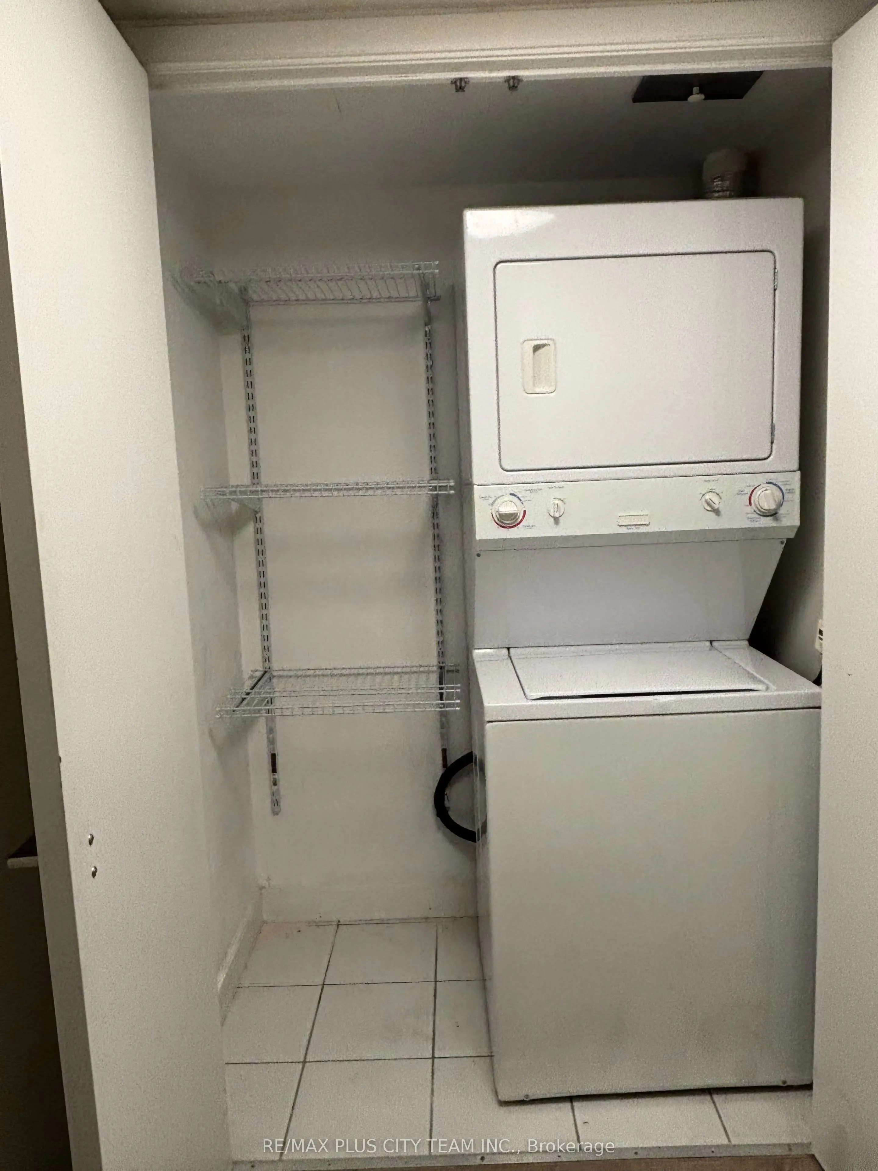 33 Bay Street, #1105