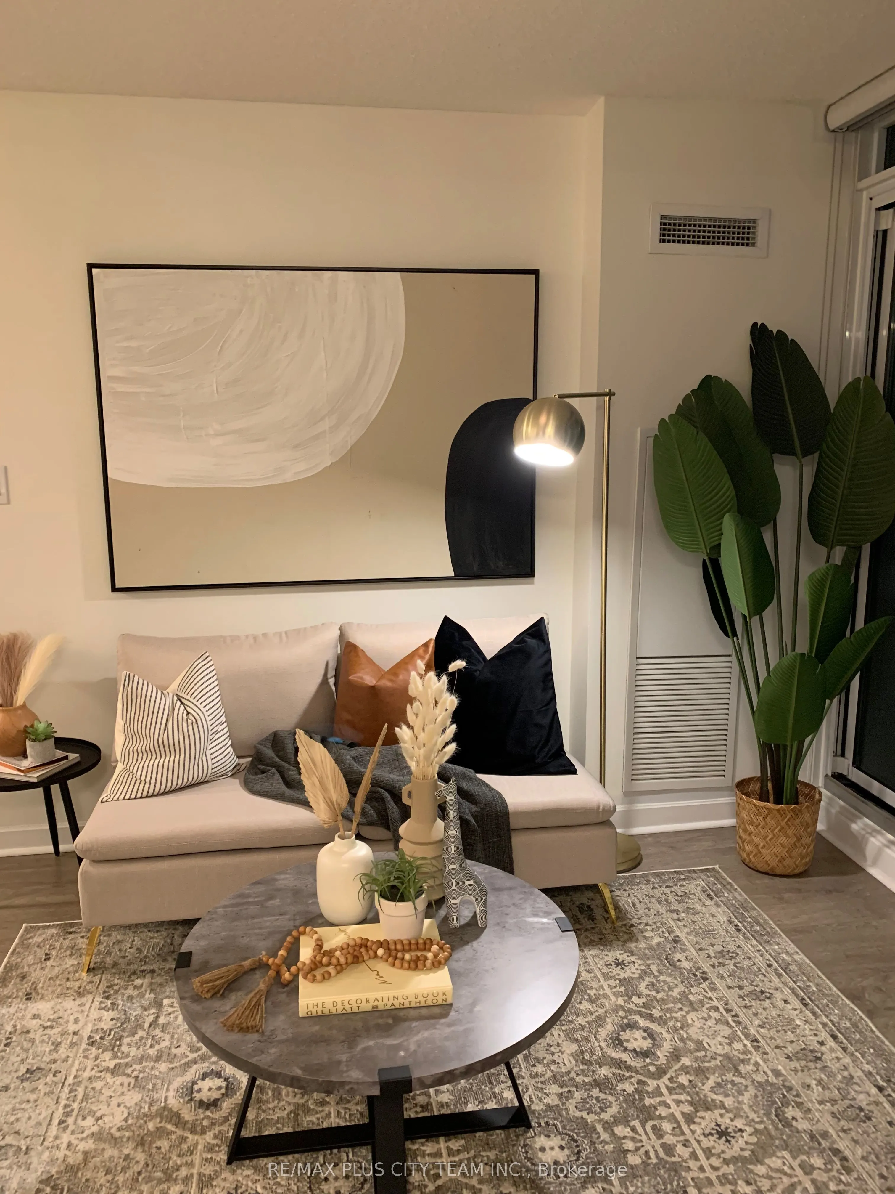 33 Bay Street, #1105