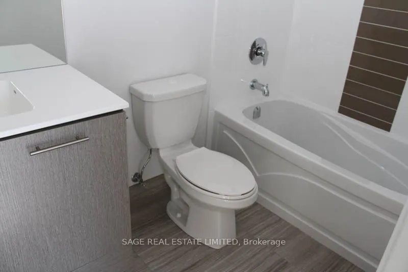 435 Richmond Street W, #806