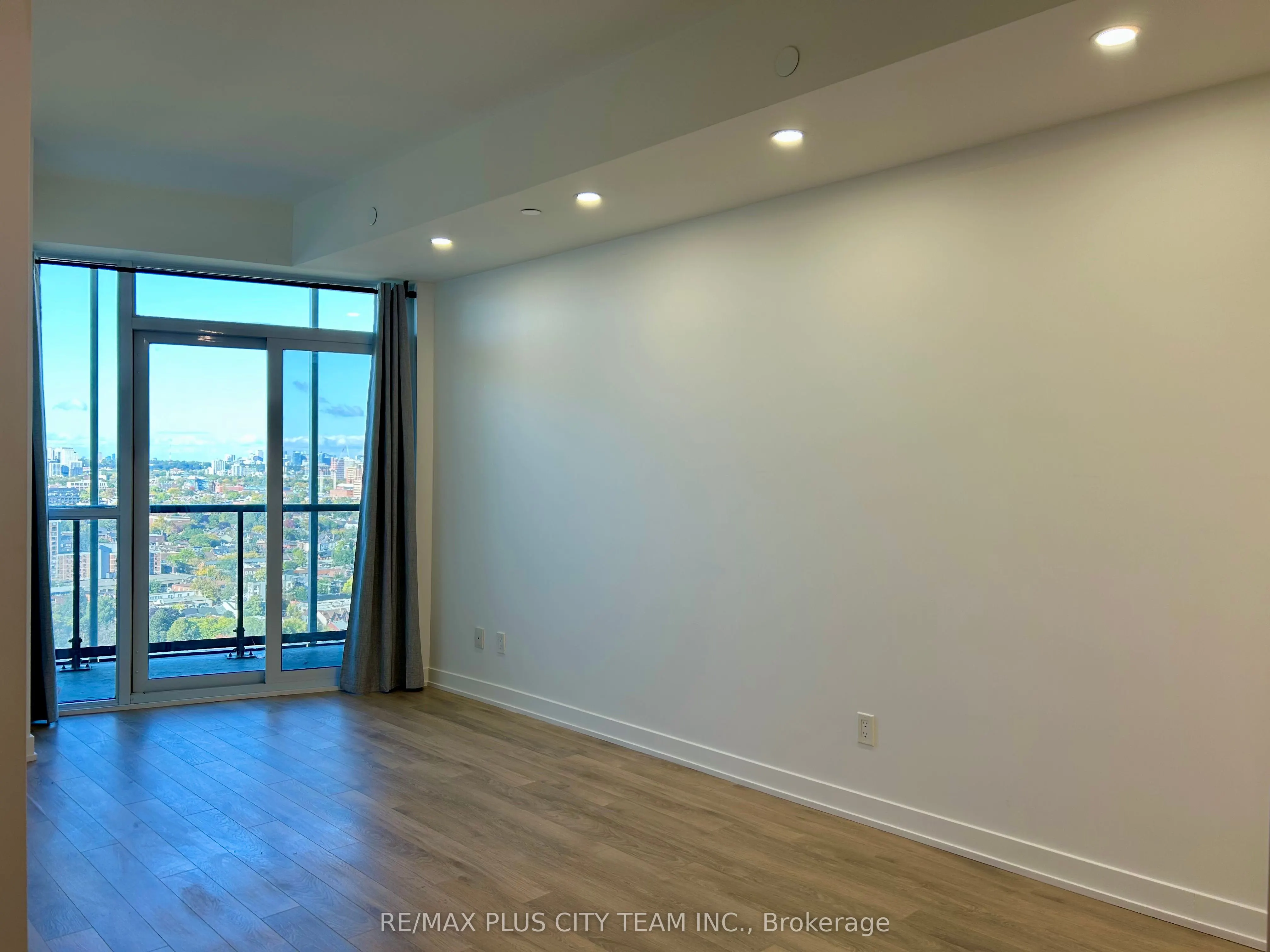 50 Ordnance Street, #2208