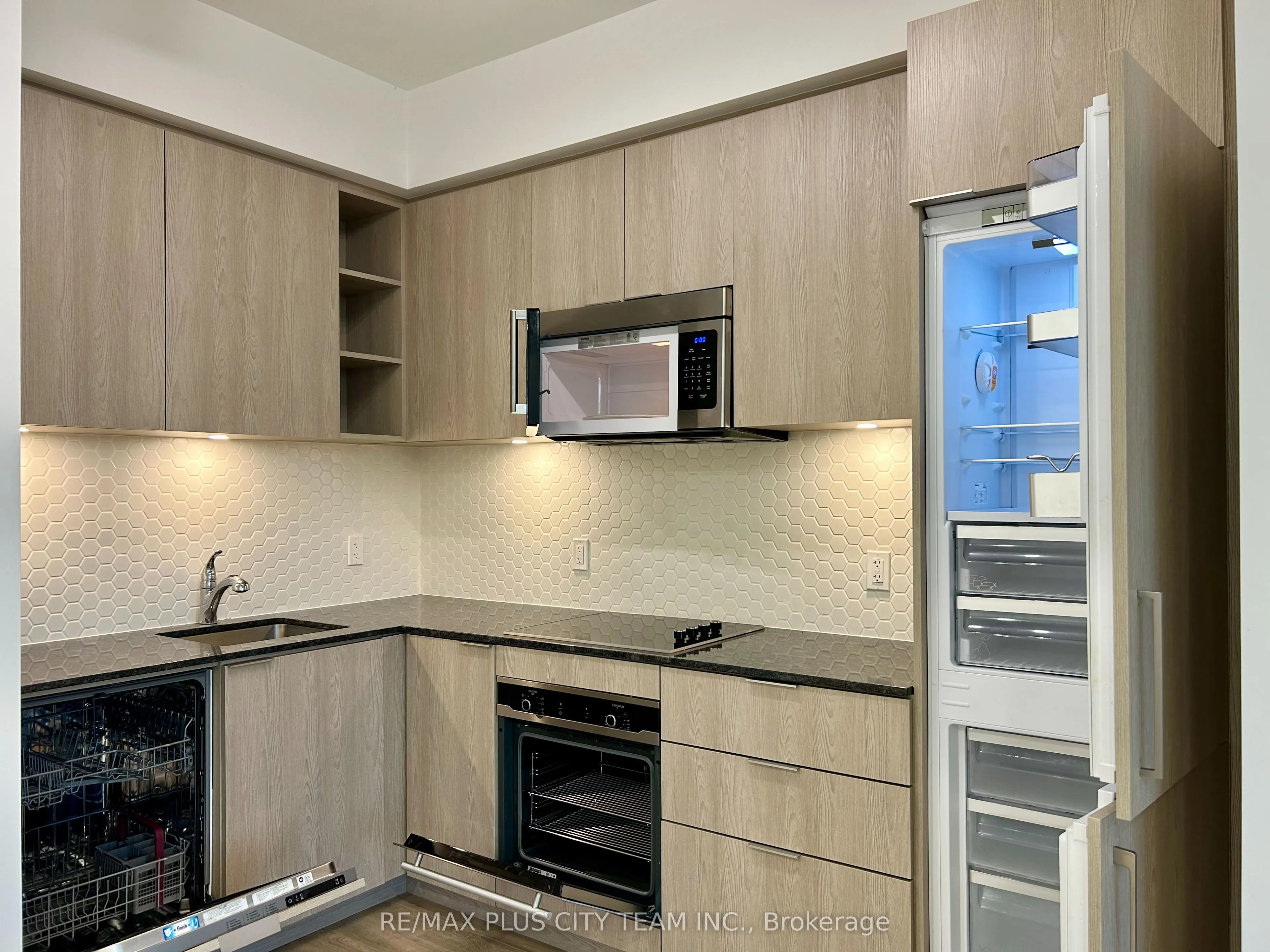 50 Ordnance Street, #2208