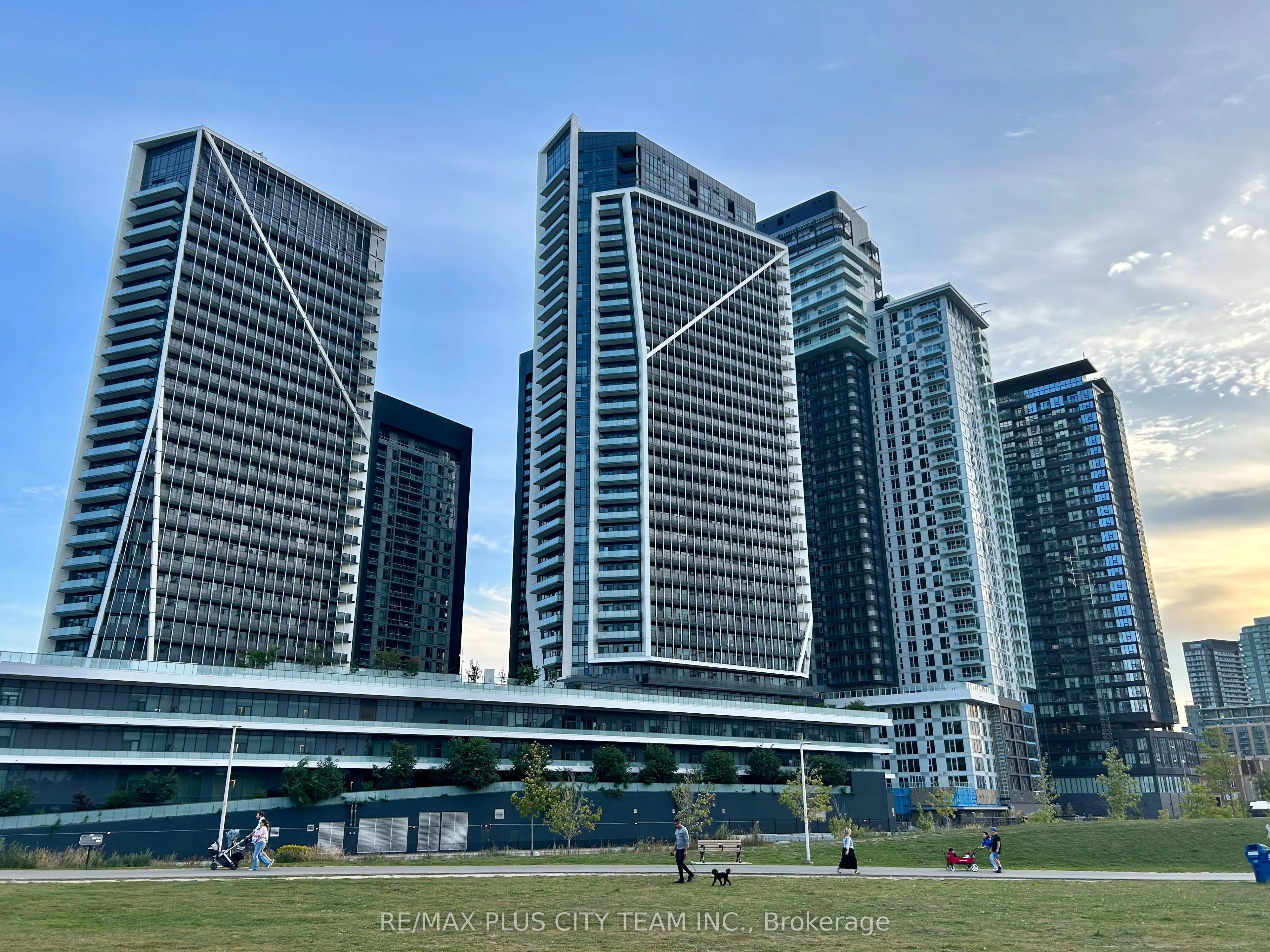 50 Ordnance Street, #2208