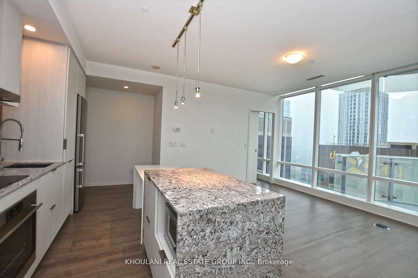 1 Bloor Street E, #4101