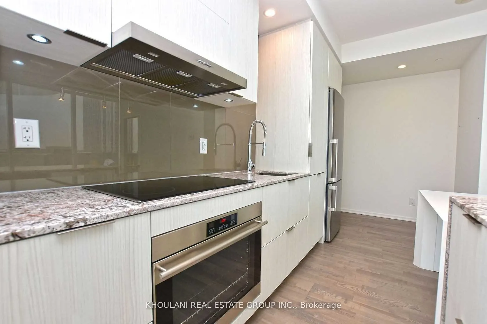1 Bloor Street E, #4101