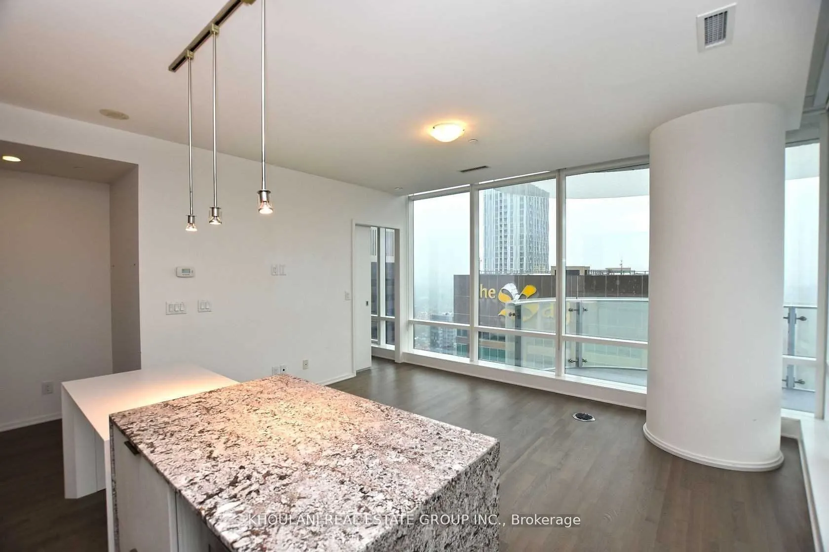 1 Bloor Street E, #4101