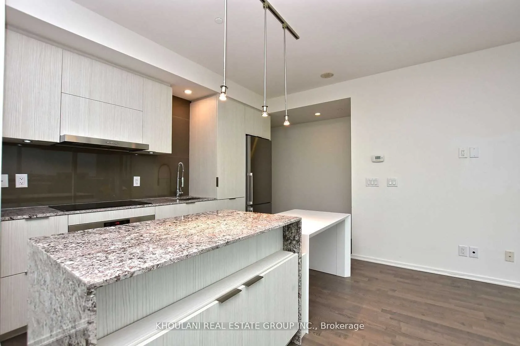 1 Bloor Street E, #4101