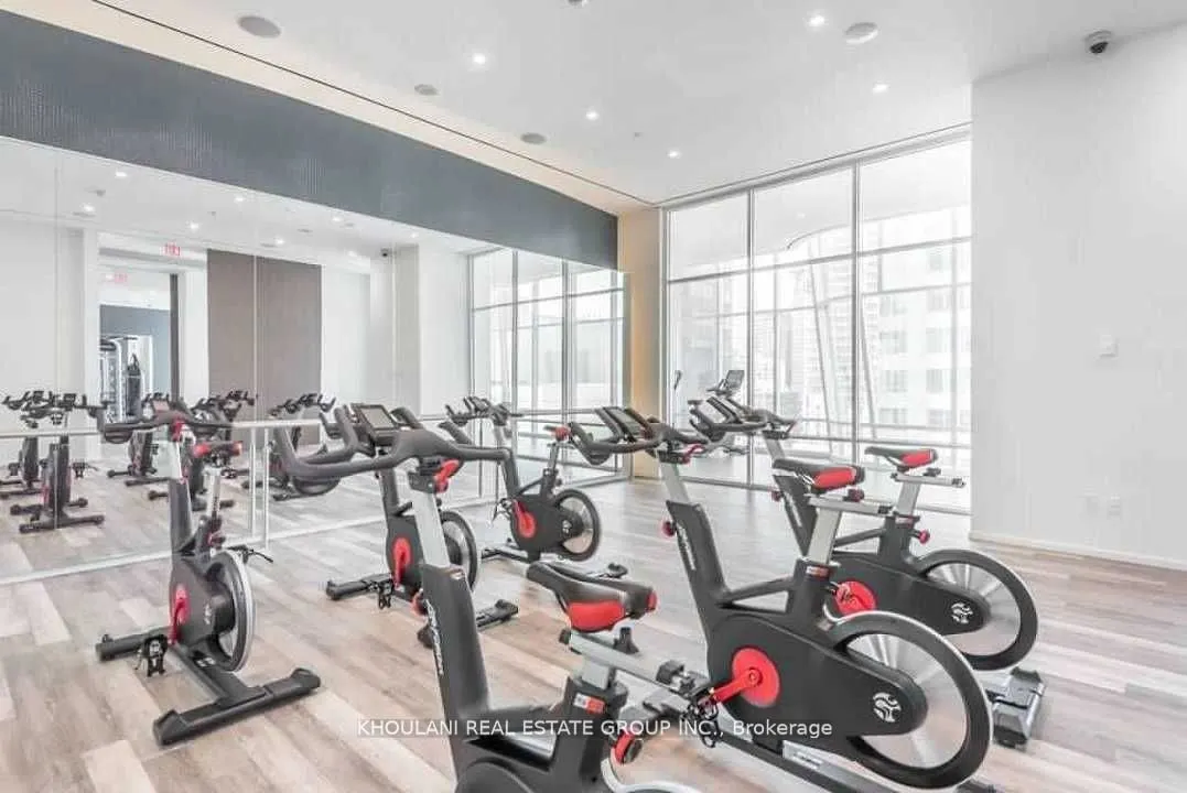 1 Bloor Street E, #4101