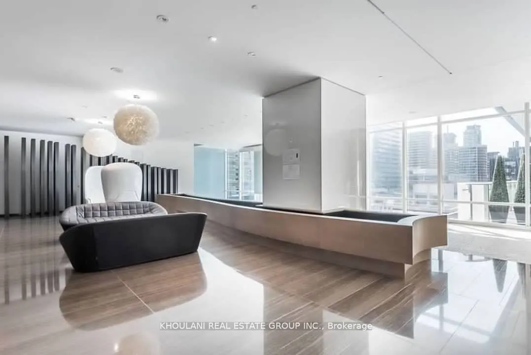1 Bloor Street E, #4101