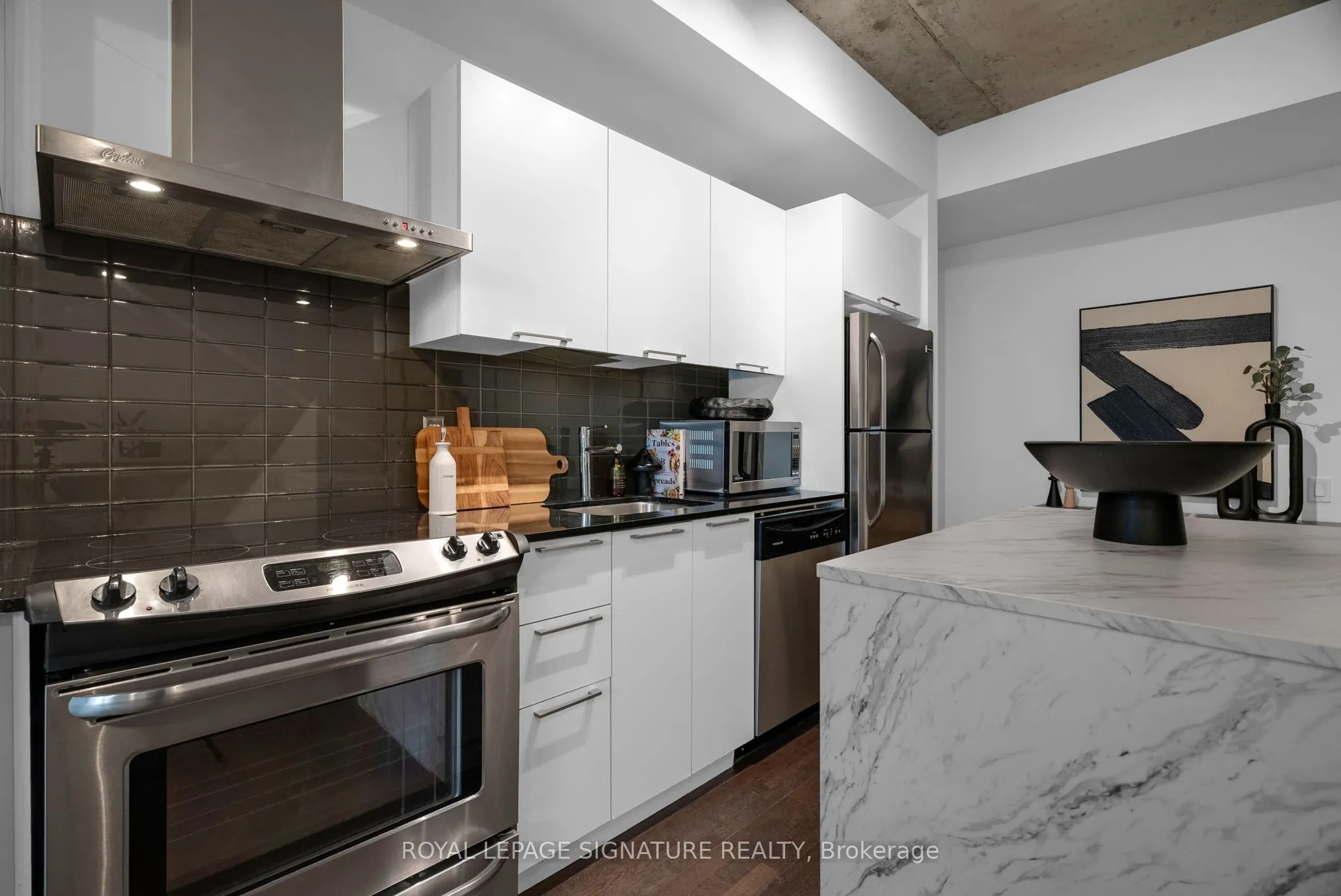 650 King Street W, #804