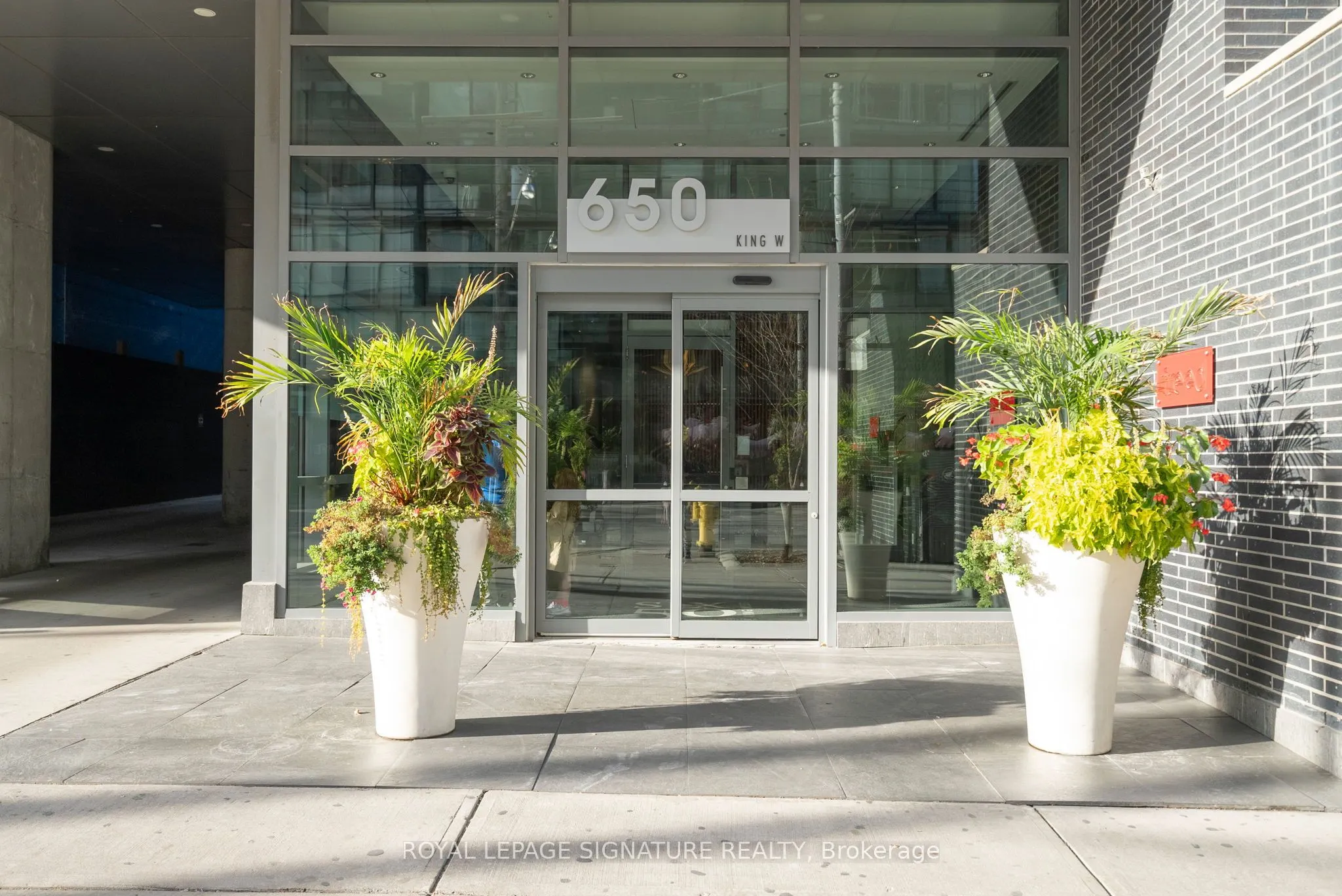 650 King Street W, #804