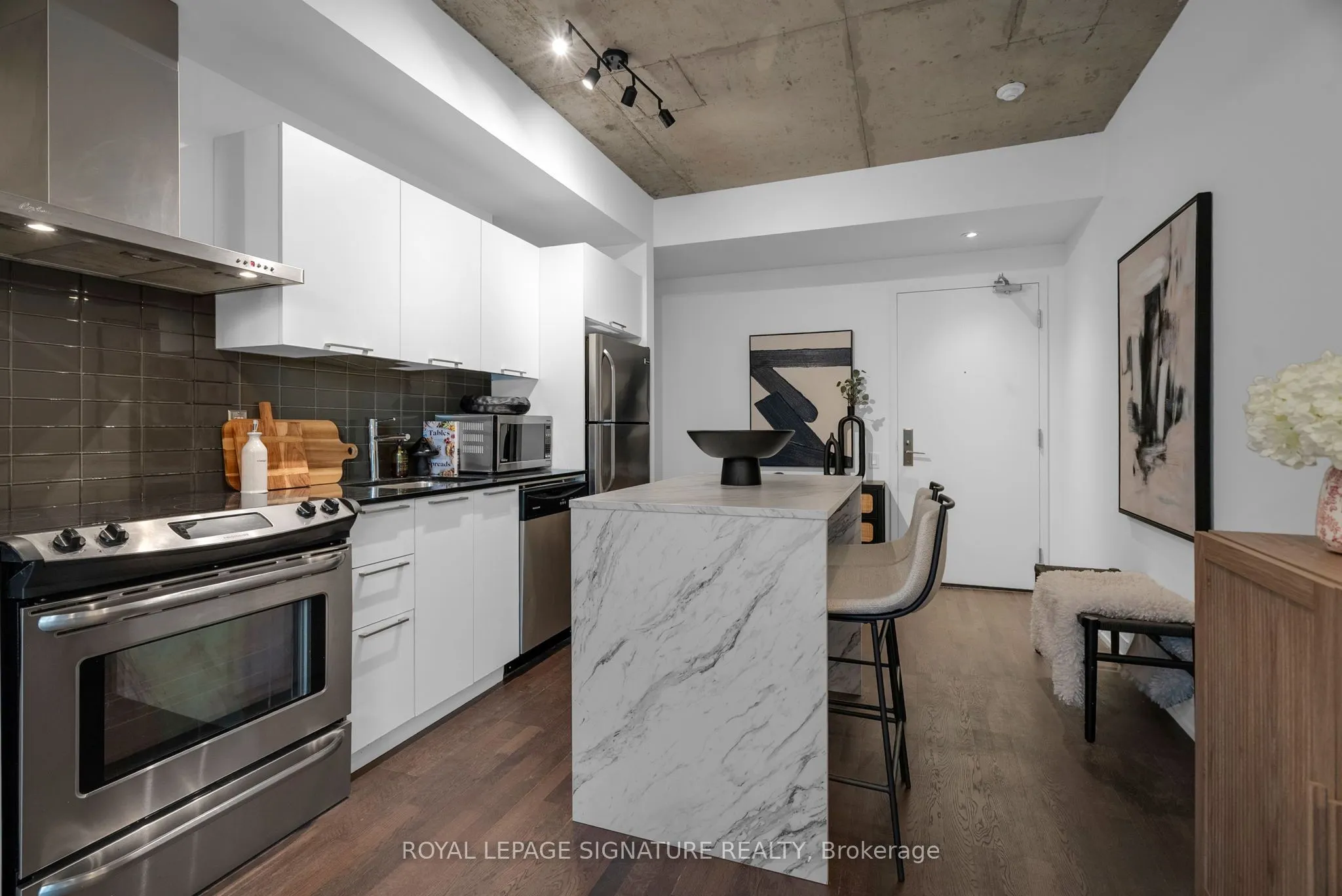 650 King Street W, #804