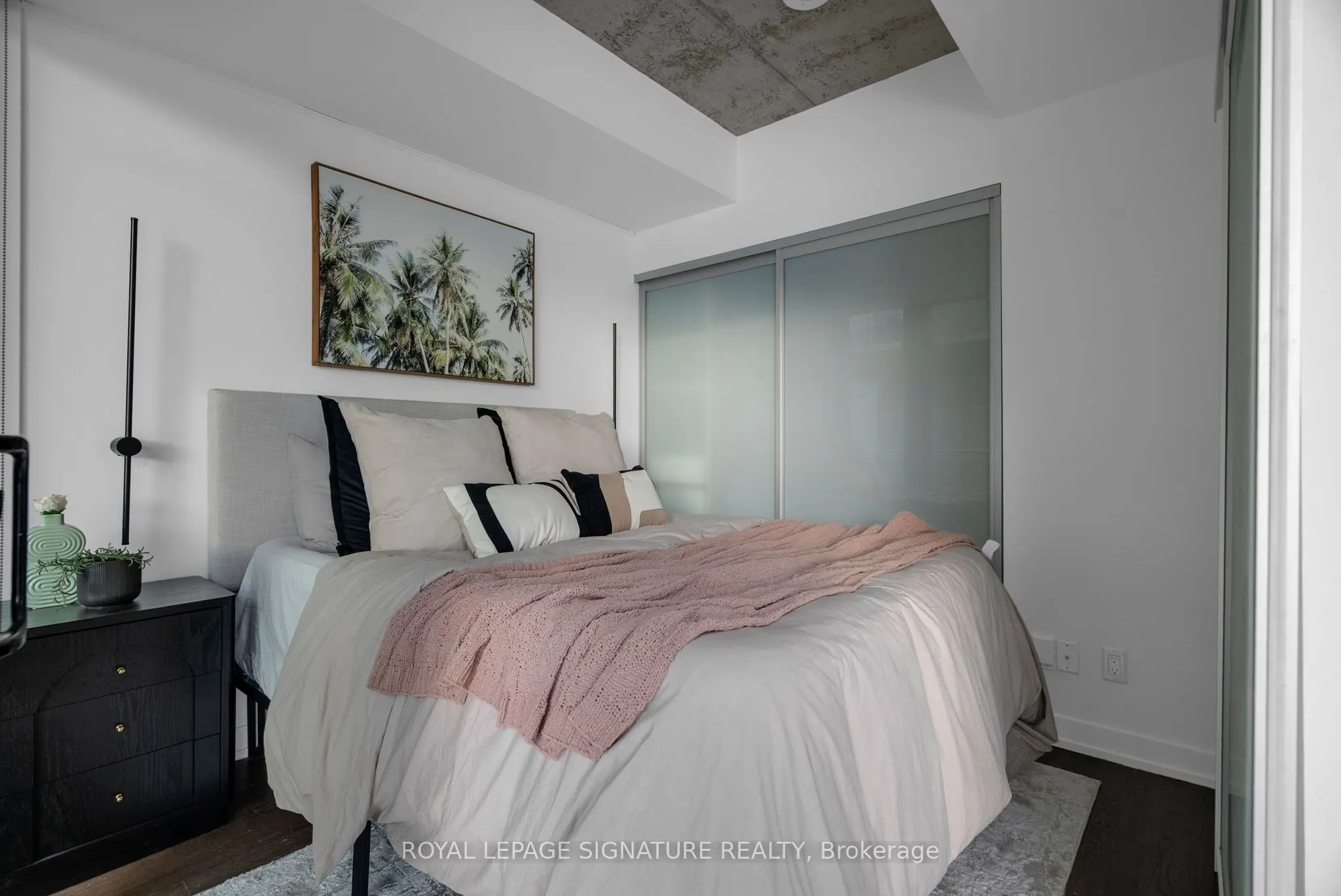 650 King Street W, #804