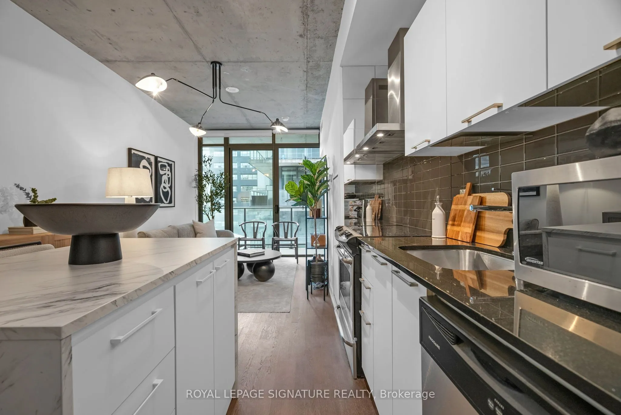650 King Street W, #804