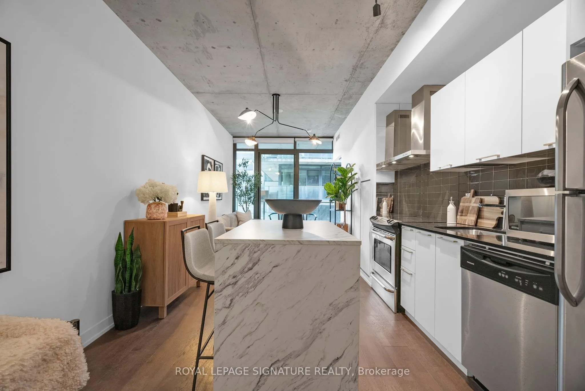 650 King Street W, #804
