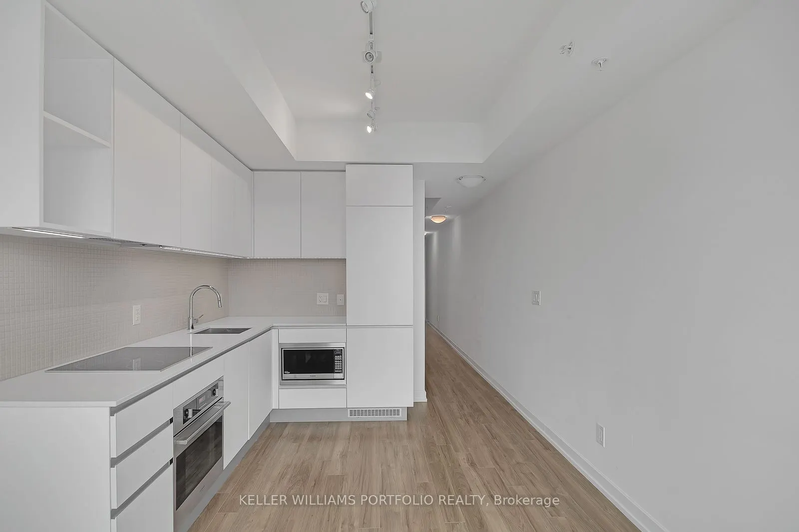 377 Madison Avenue, #523
