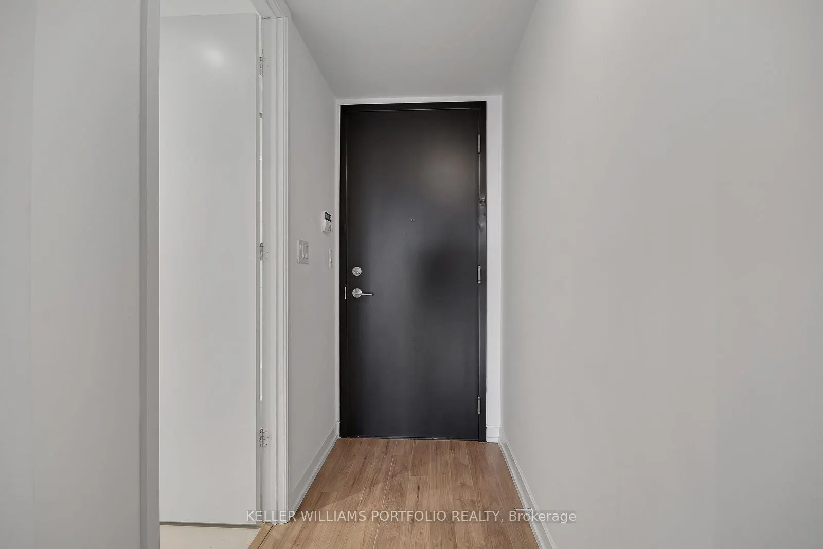 377 Madison Avenue, #523