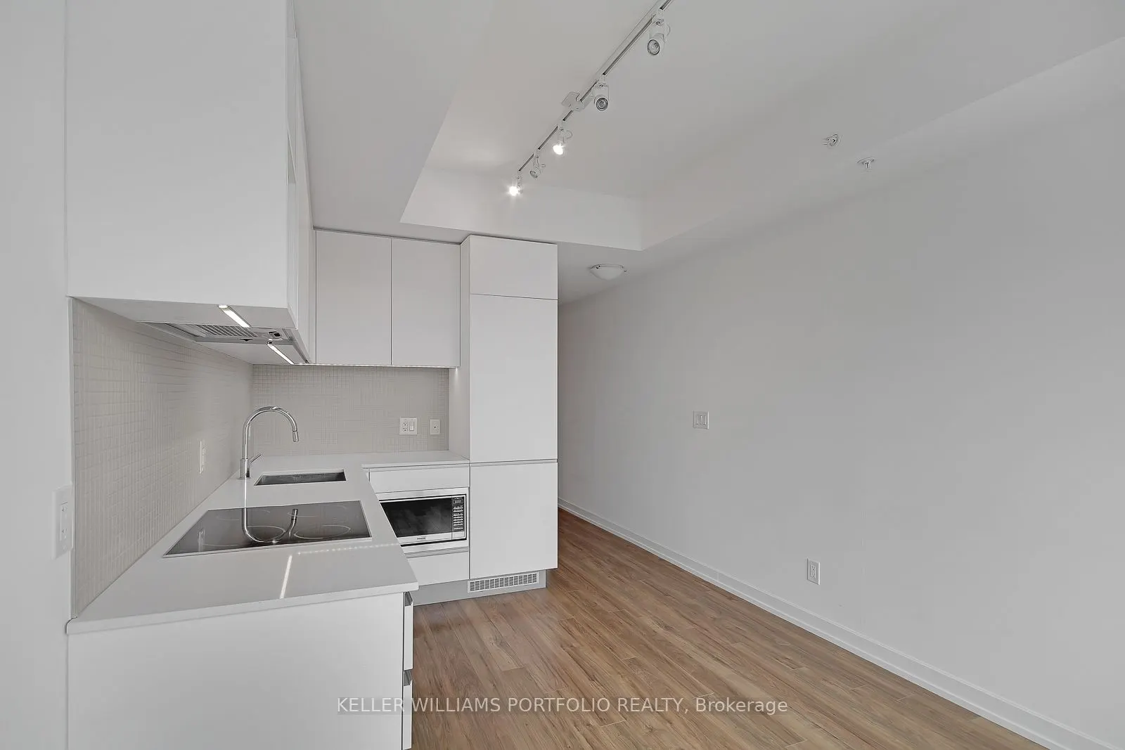 377 Madison Avenue, #523