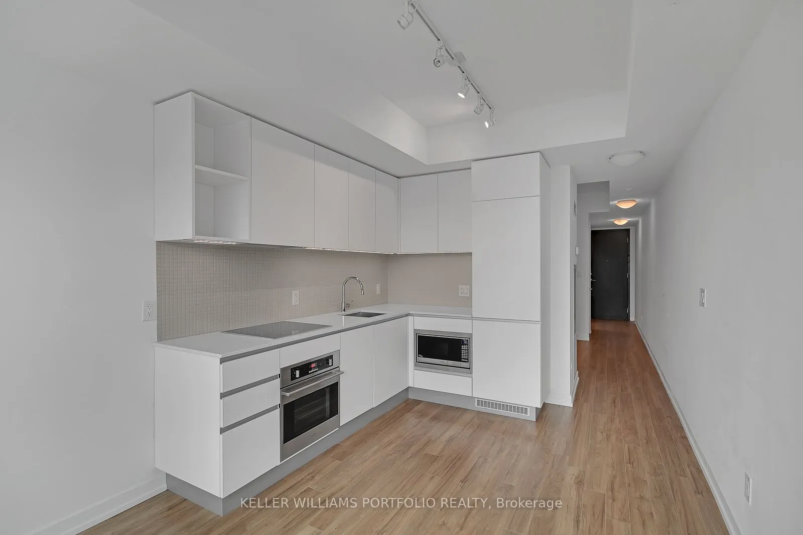 377 Madison Avenue, #523