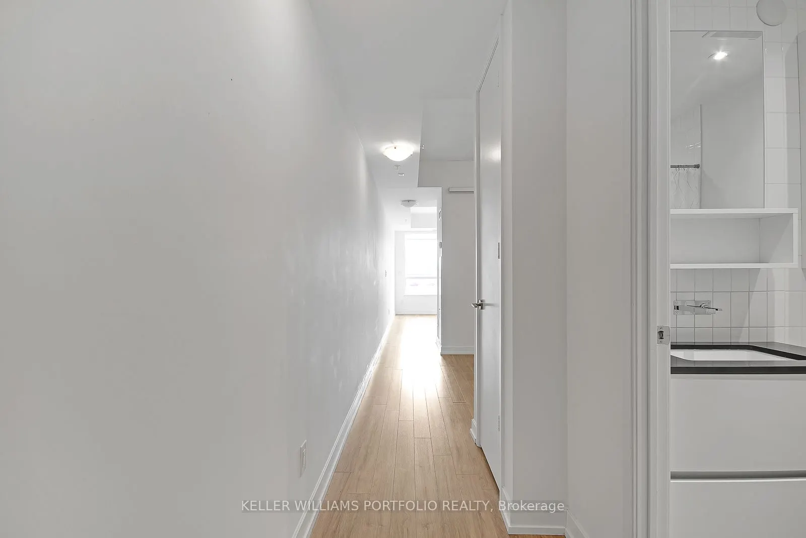 377 Madison Avenue, #523