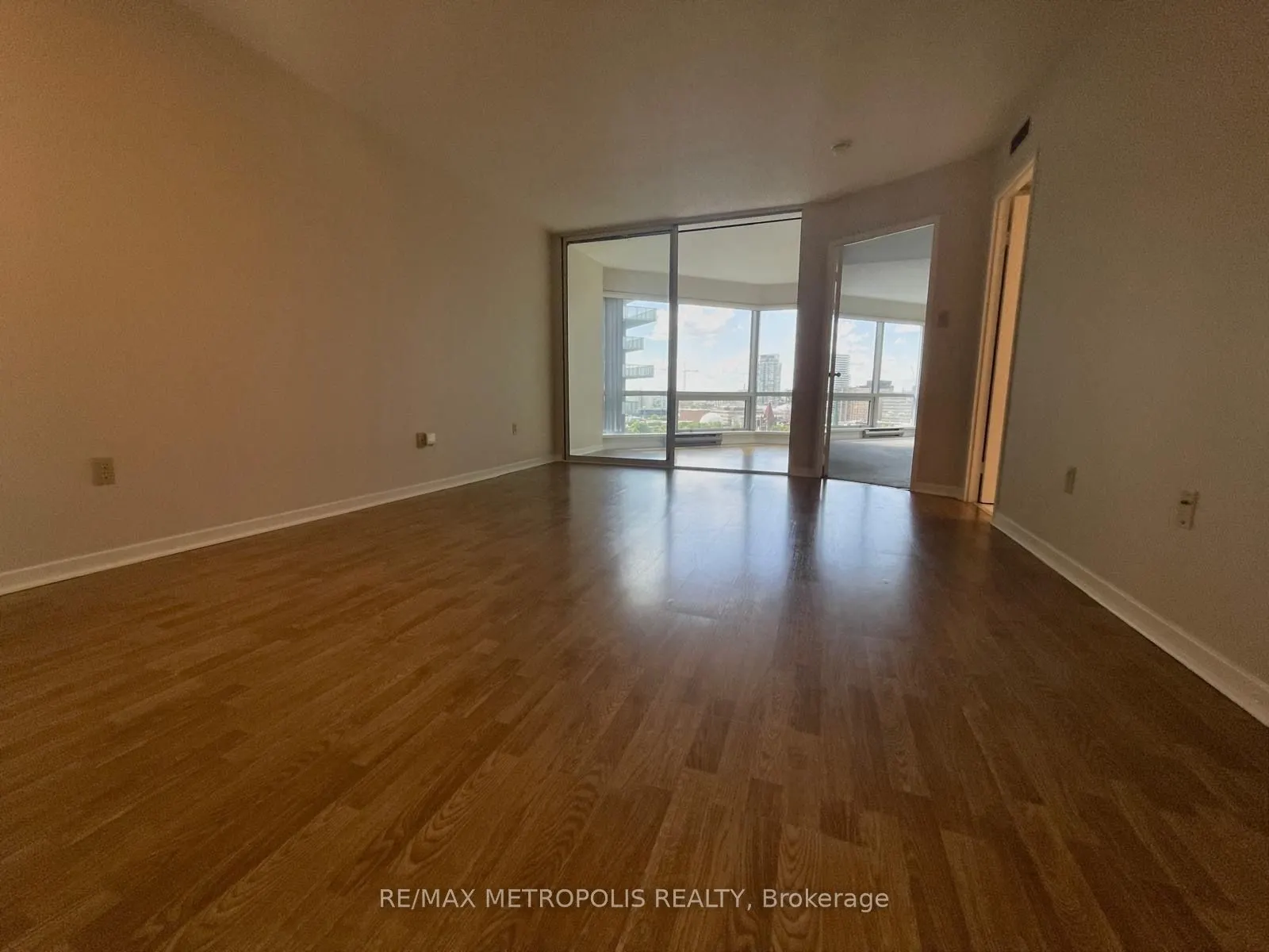 1001 Bay Street, #1718