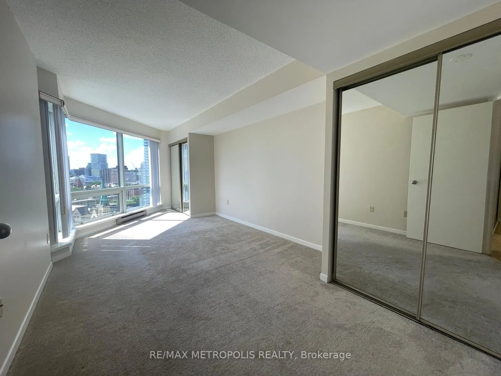 1001 Bay Street, #1718