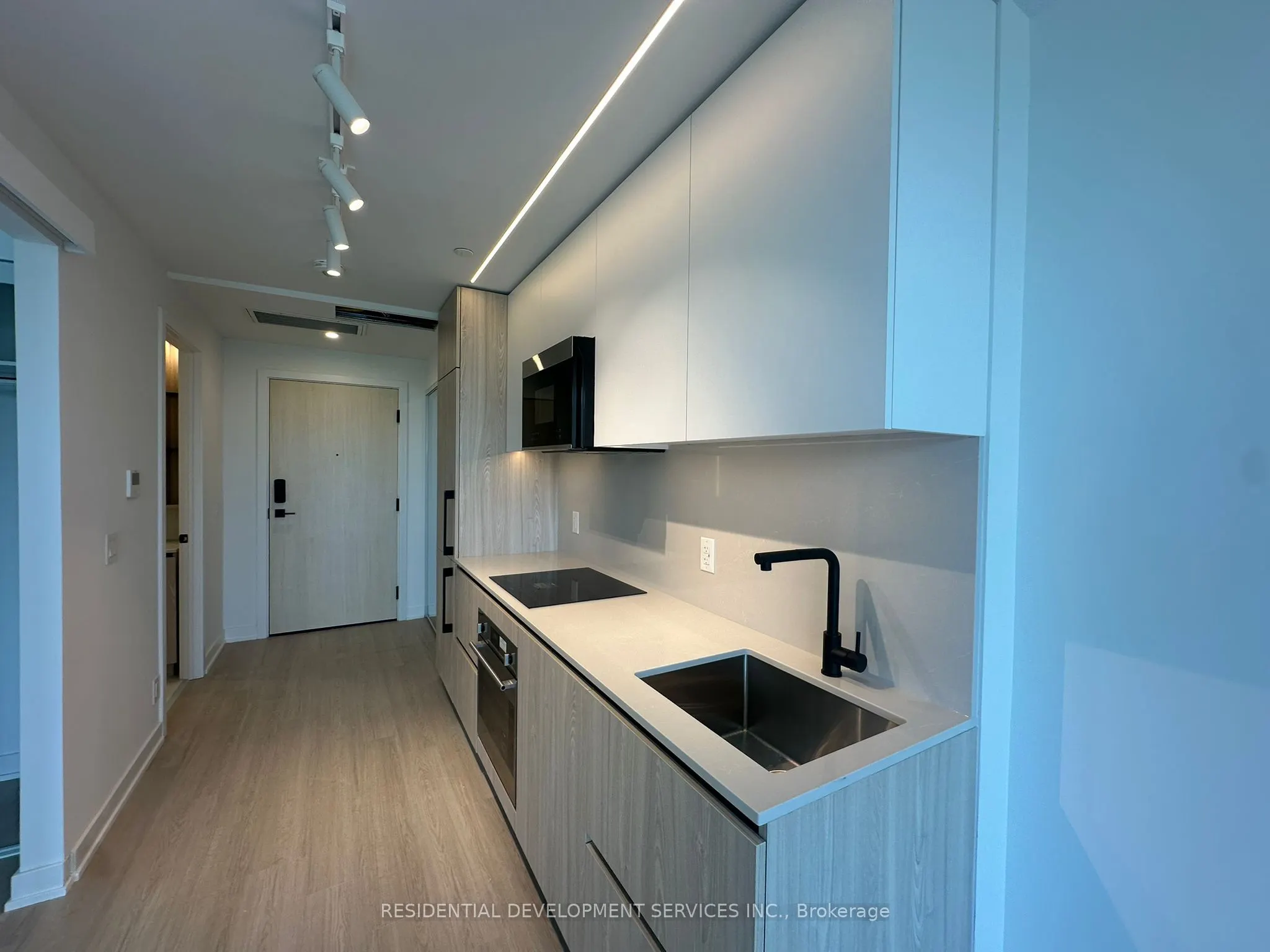 699 Sheppard Avenue E, #321