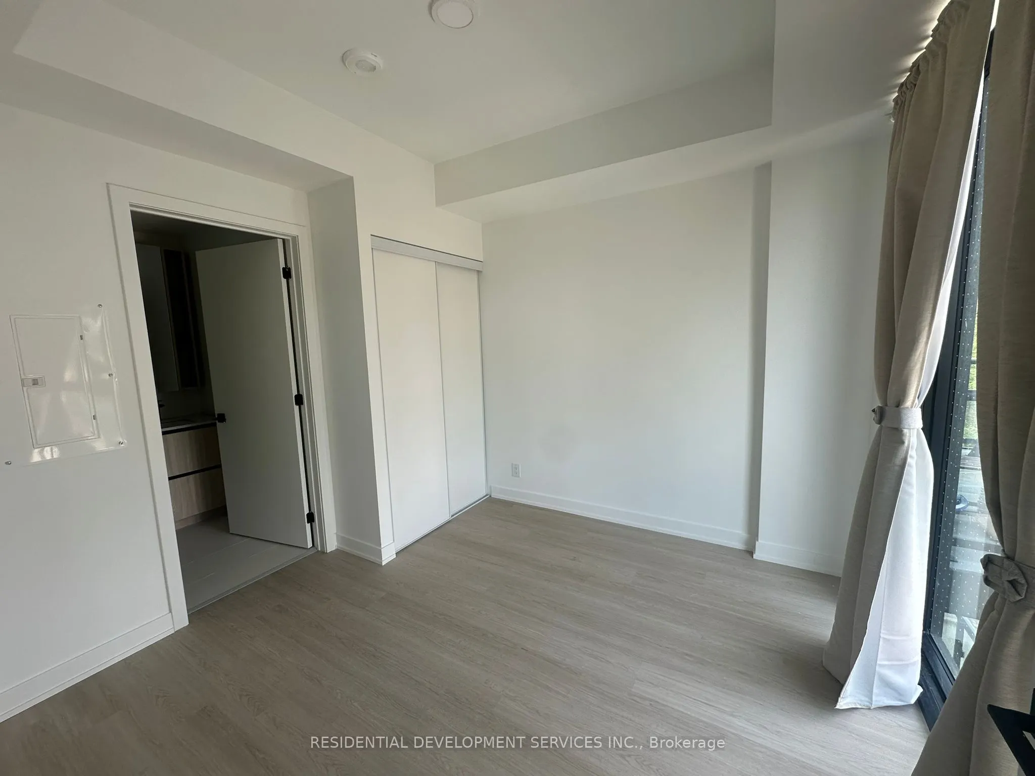 699 Sheppard Avenue E, #321