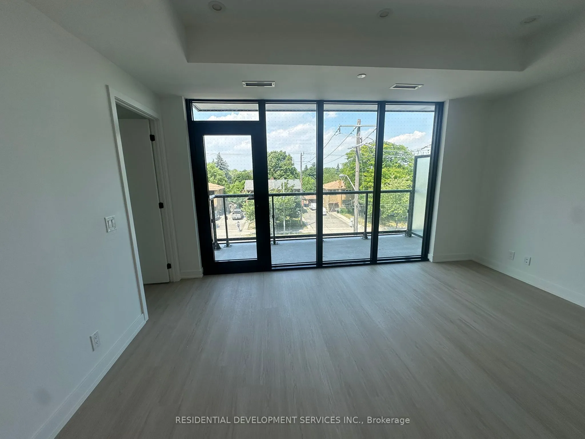 699 Sheppard Avenue E, #321