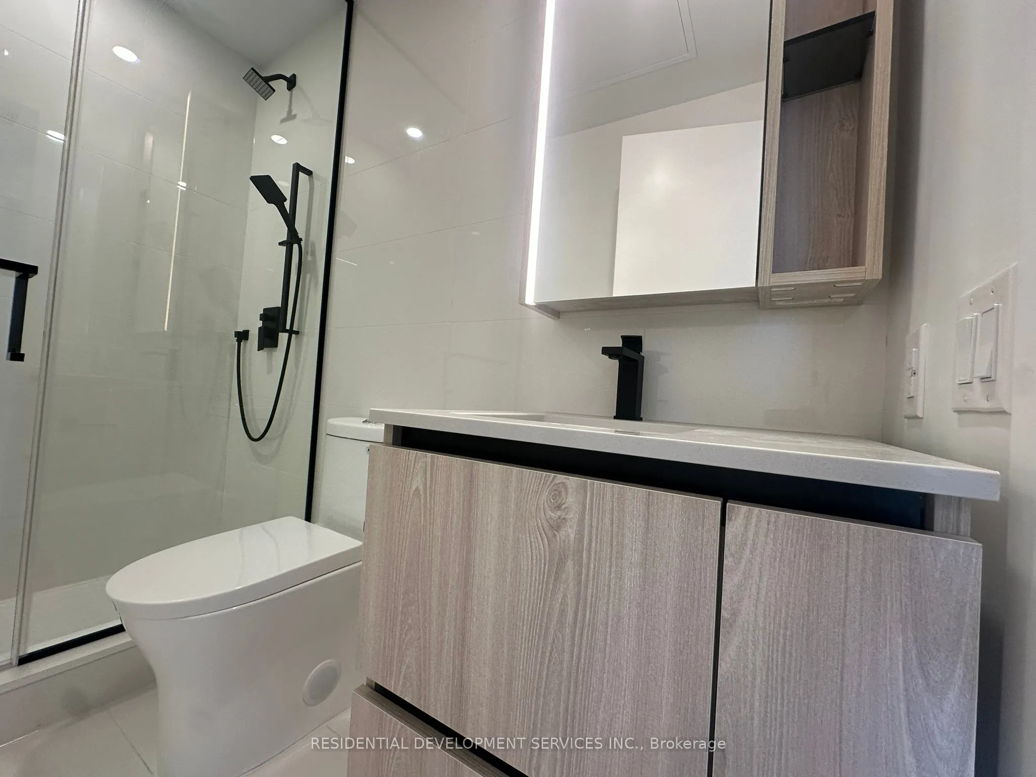 699 Sheppard Avenue E, #321