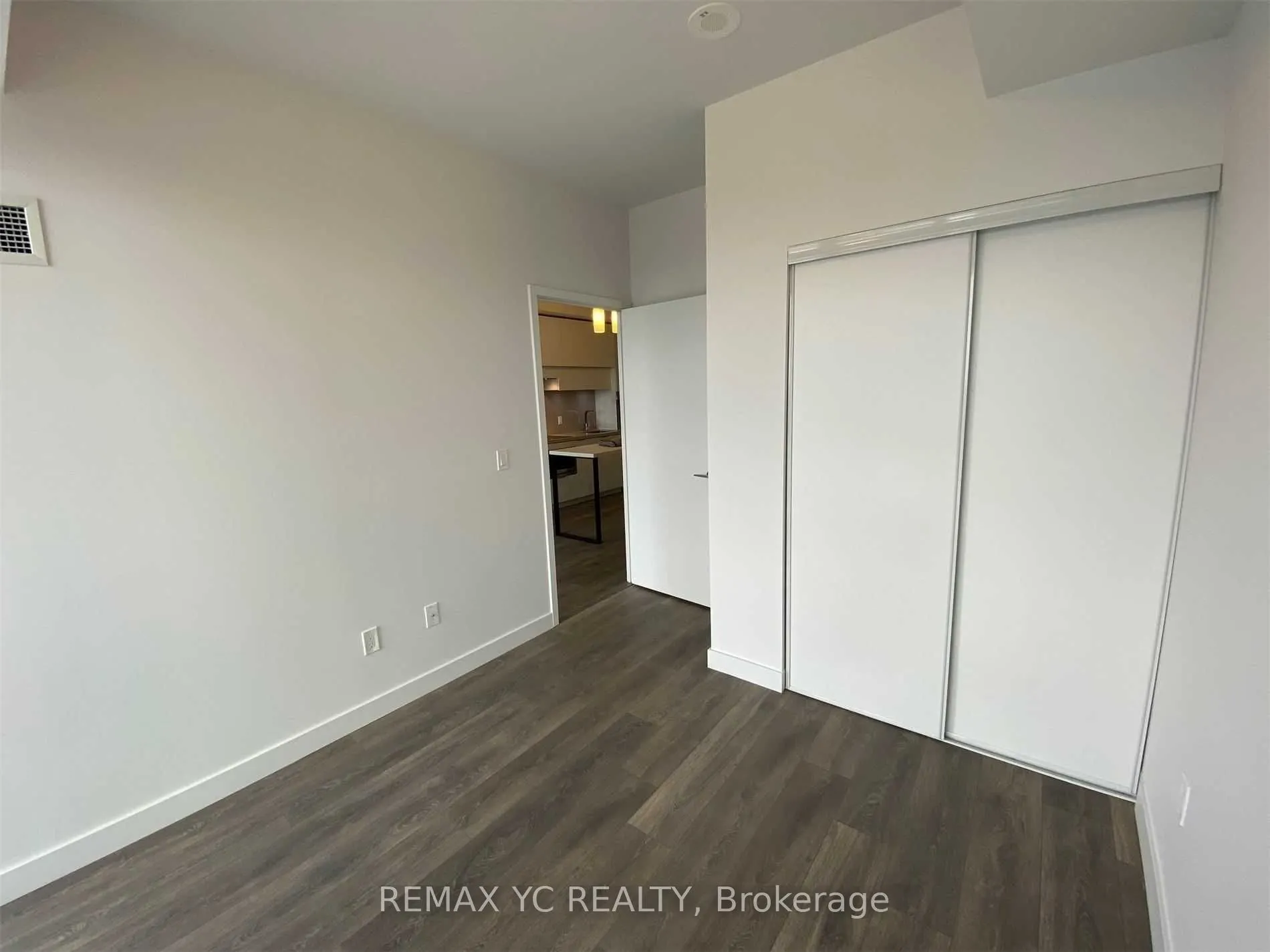 8 Eglinton Avenue E, #3206