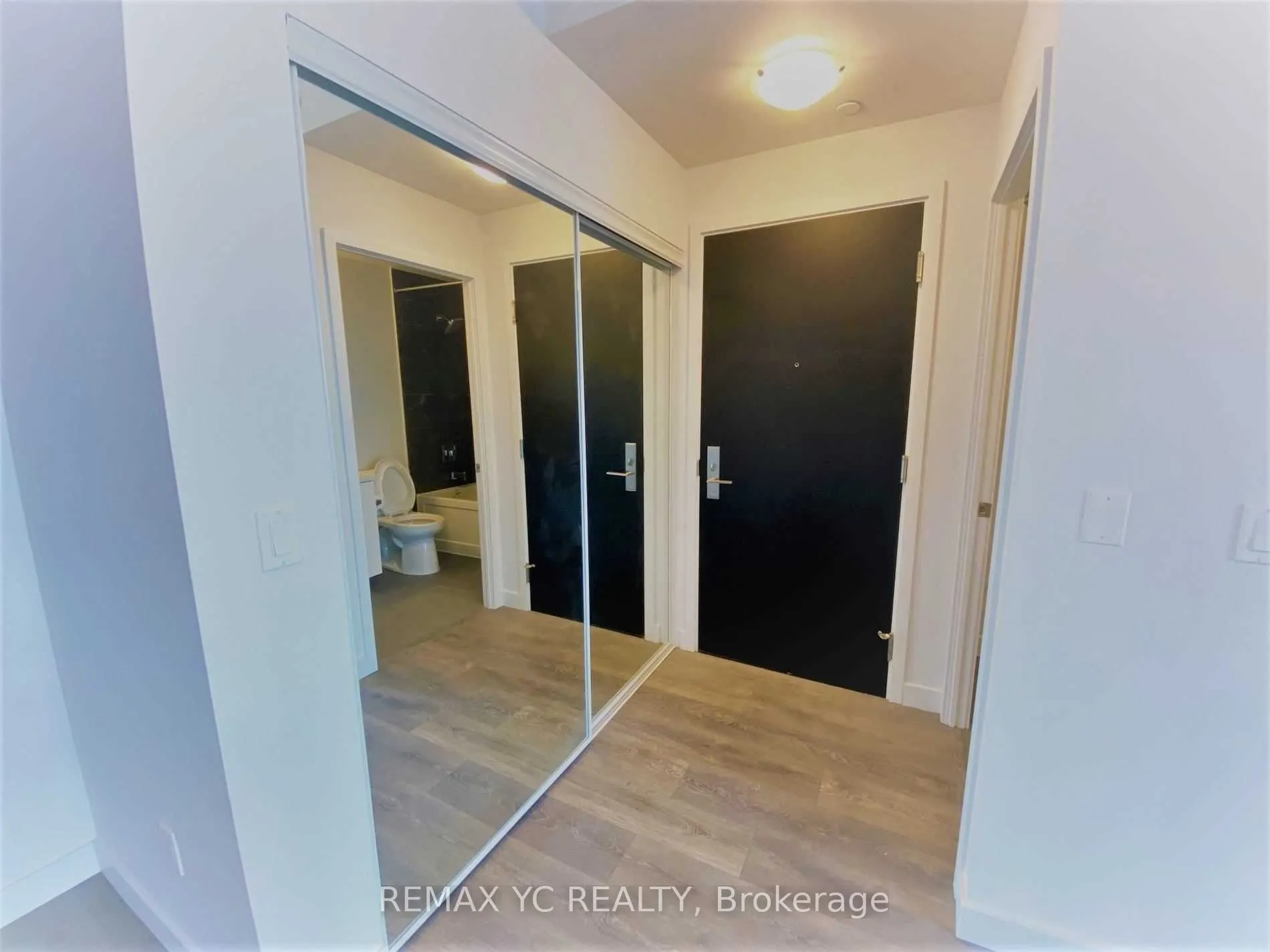 8 Eglinton Avenue E, #3206