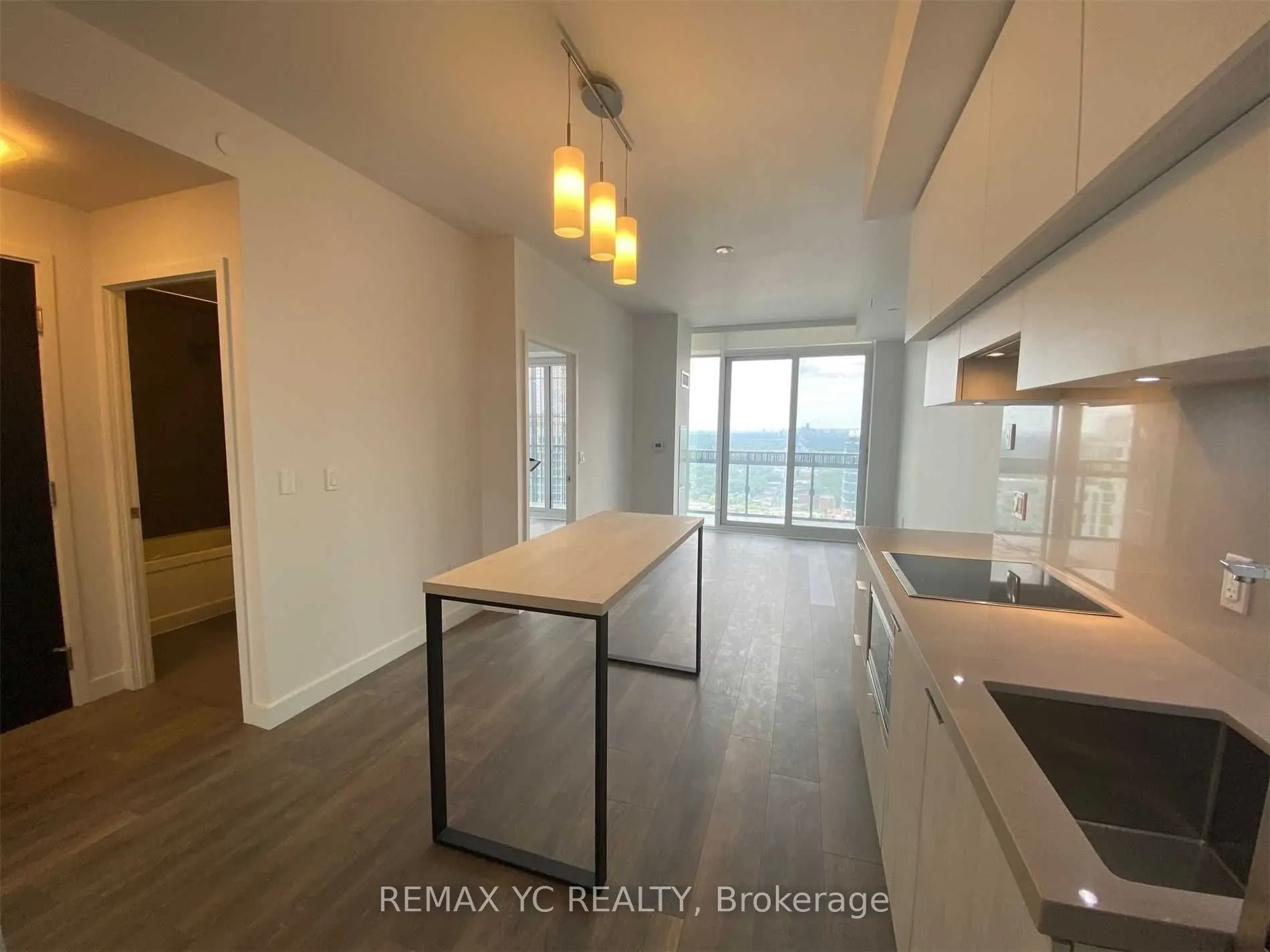 8 Eglinton Avenue E, #3206