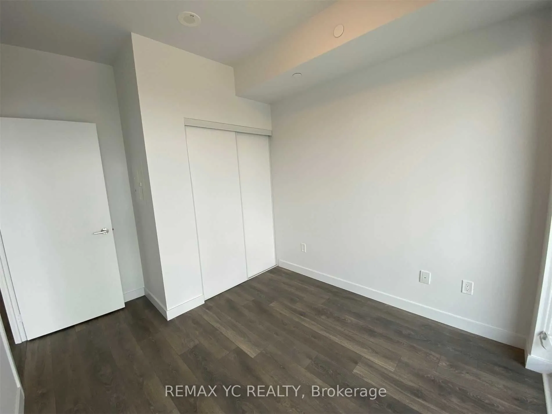 8 Eglinton Avenue E, #3206