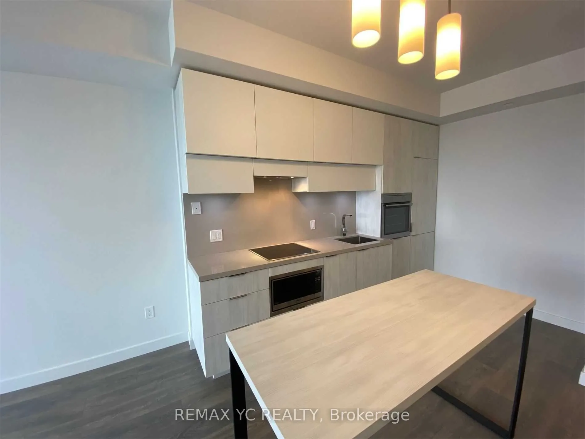 8 Eglinton Avenue E, #3206