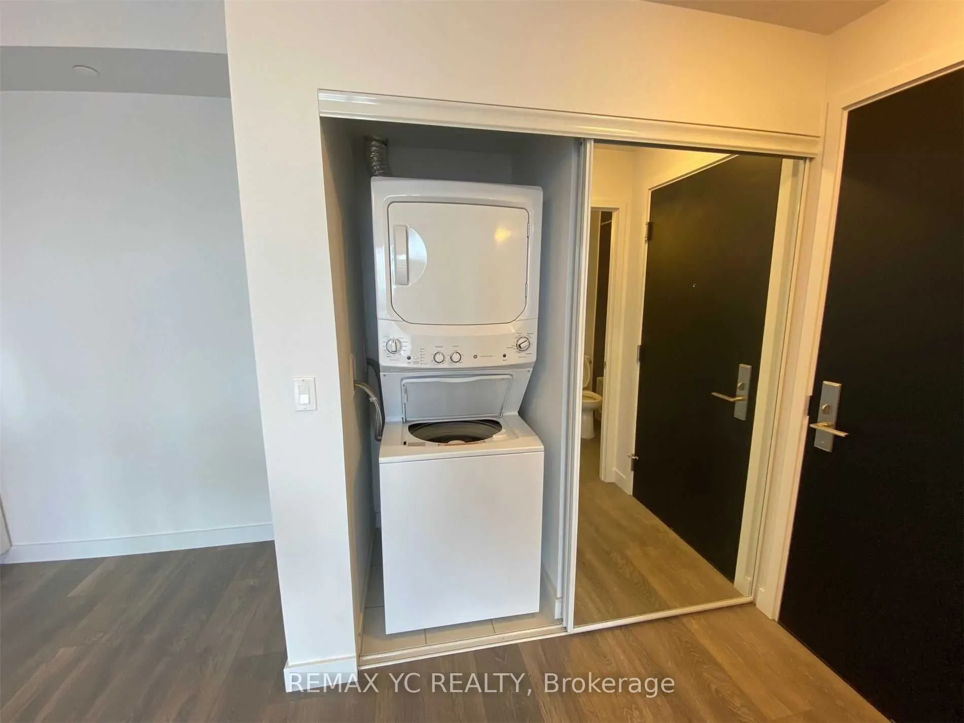 8 Eglinton Avenue E, #3206