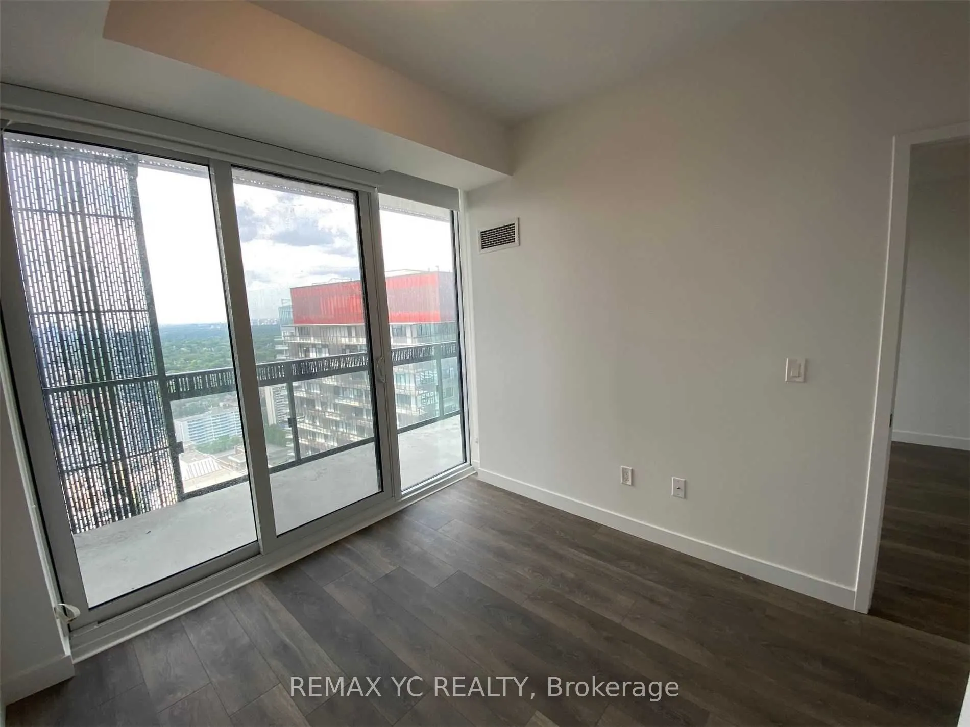 8 Eglinton Avenue E, #3206