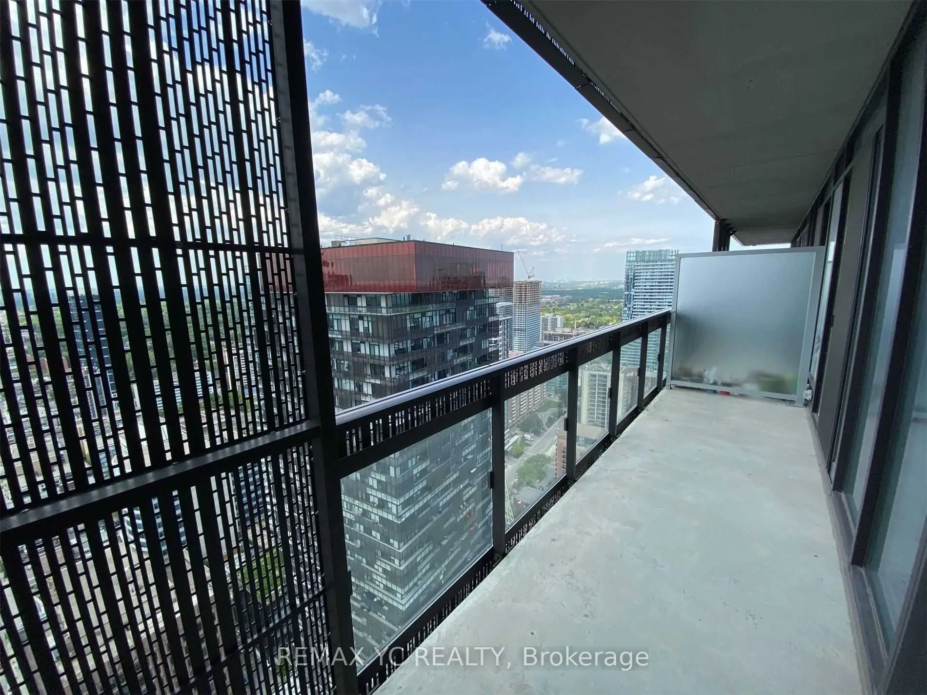 8 Eglinton Avenue E, #3206
