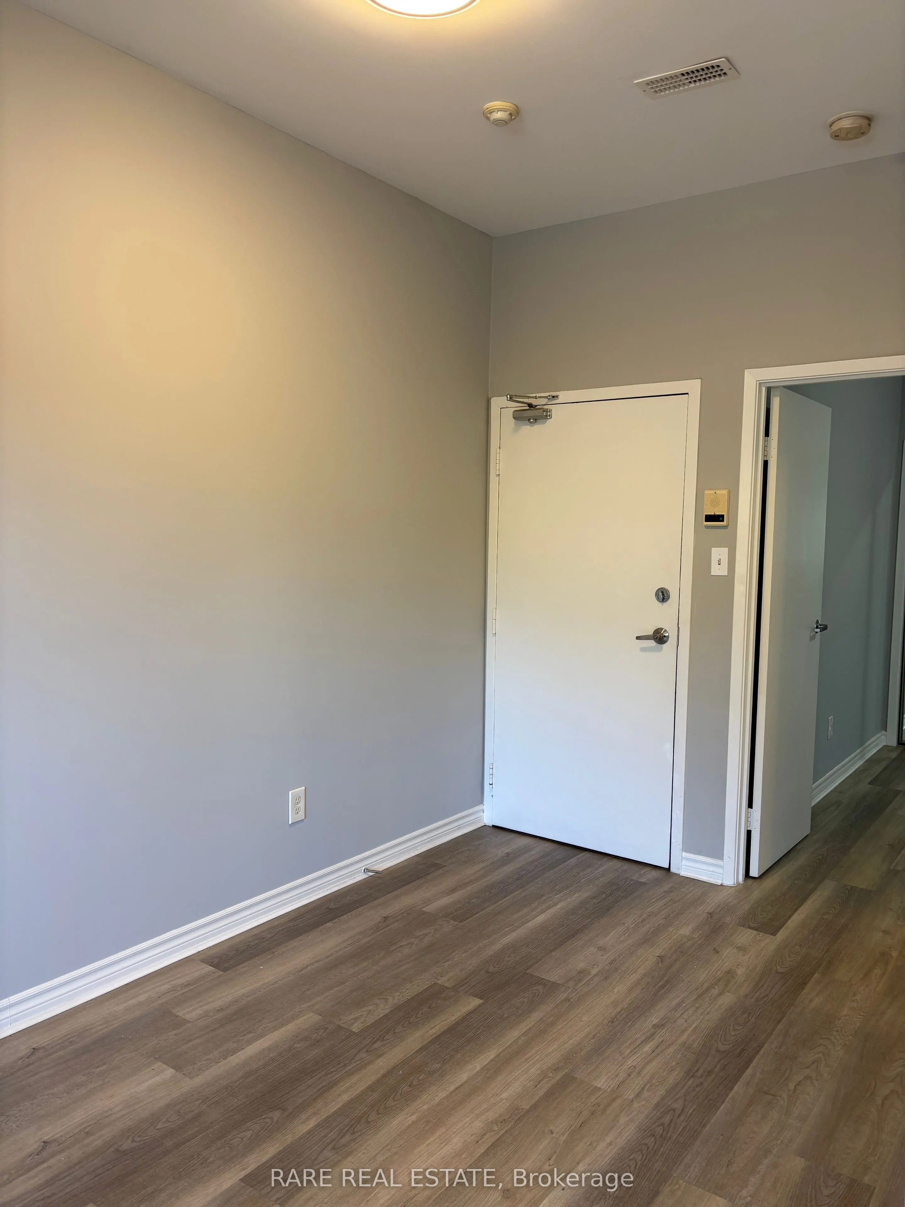 253 Augusta Avenue, #301