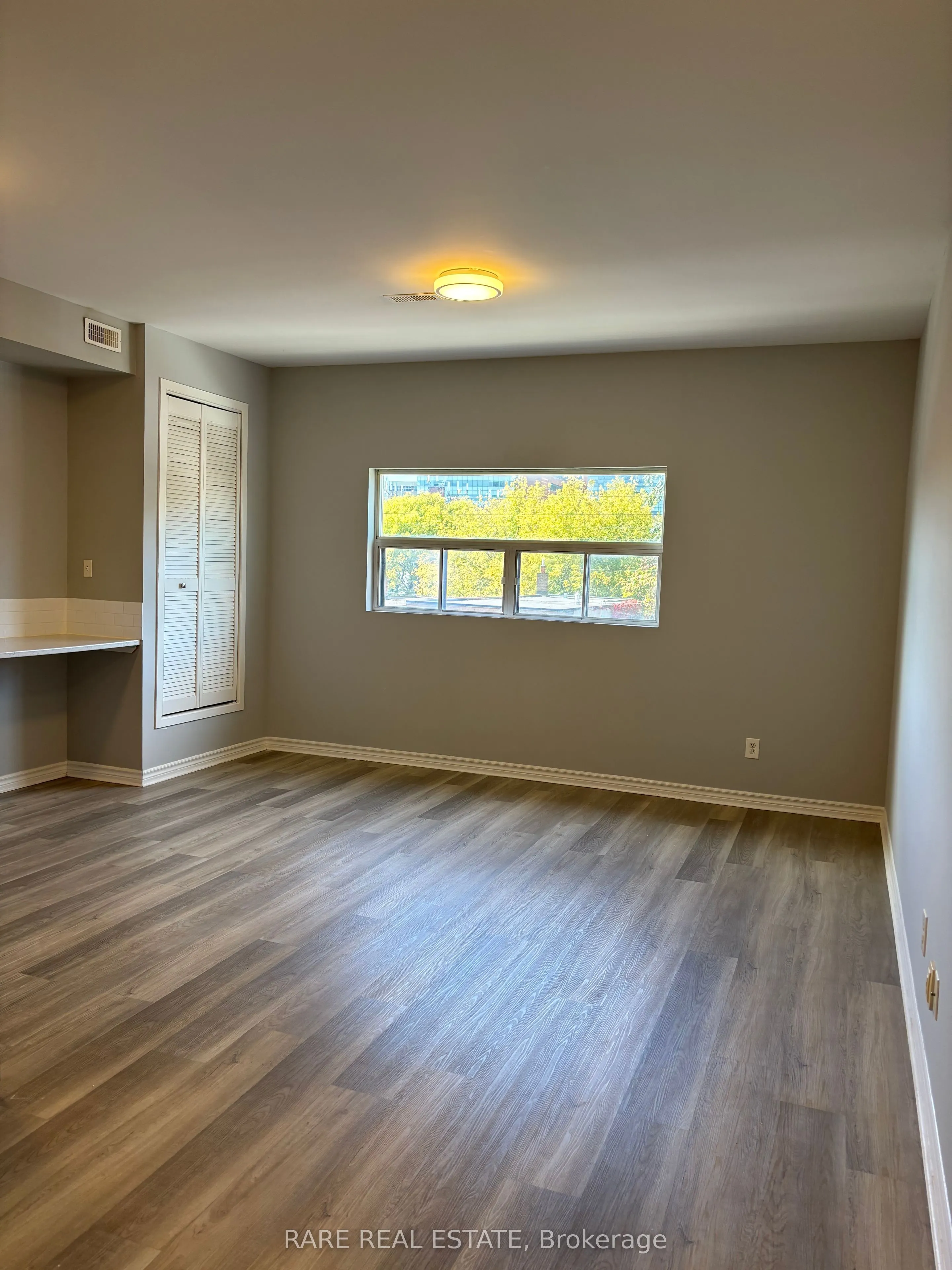 253 Augusta Avenue, #301