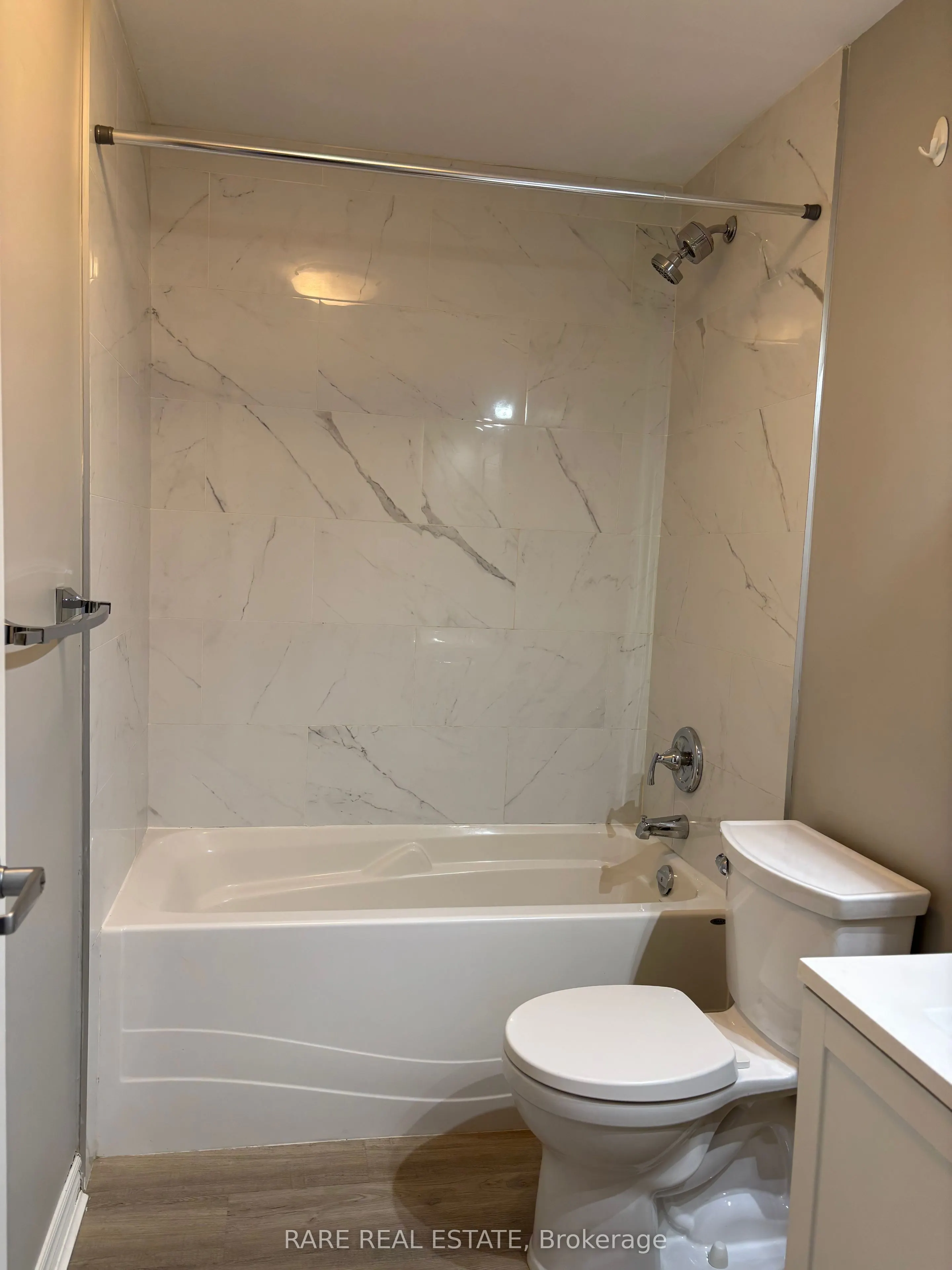 253 Augusta Avenue, #301