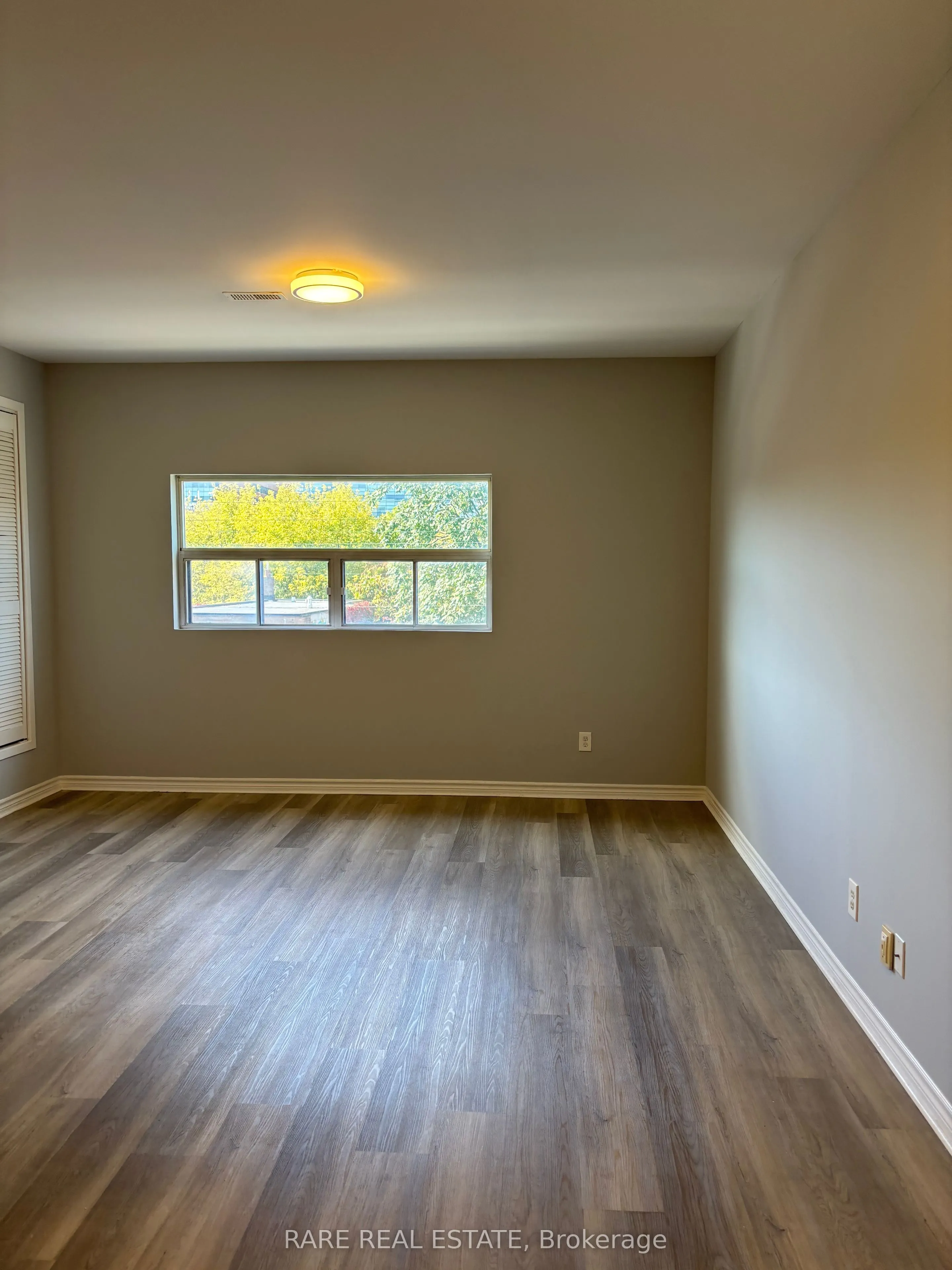 253 Augusta Avenue, #301