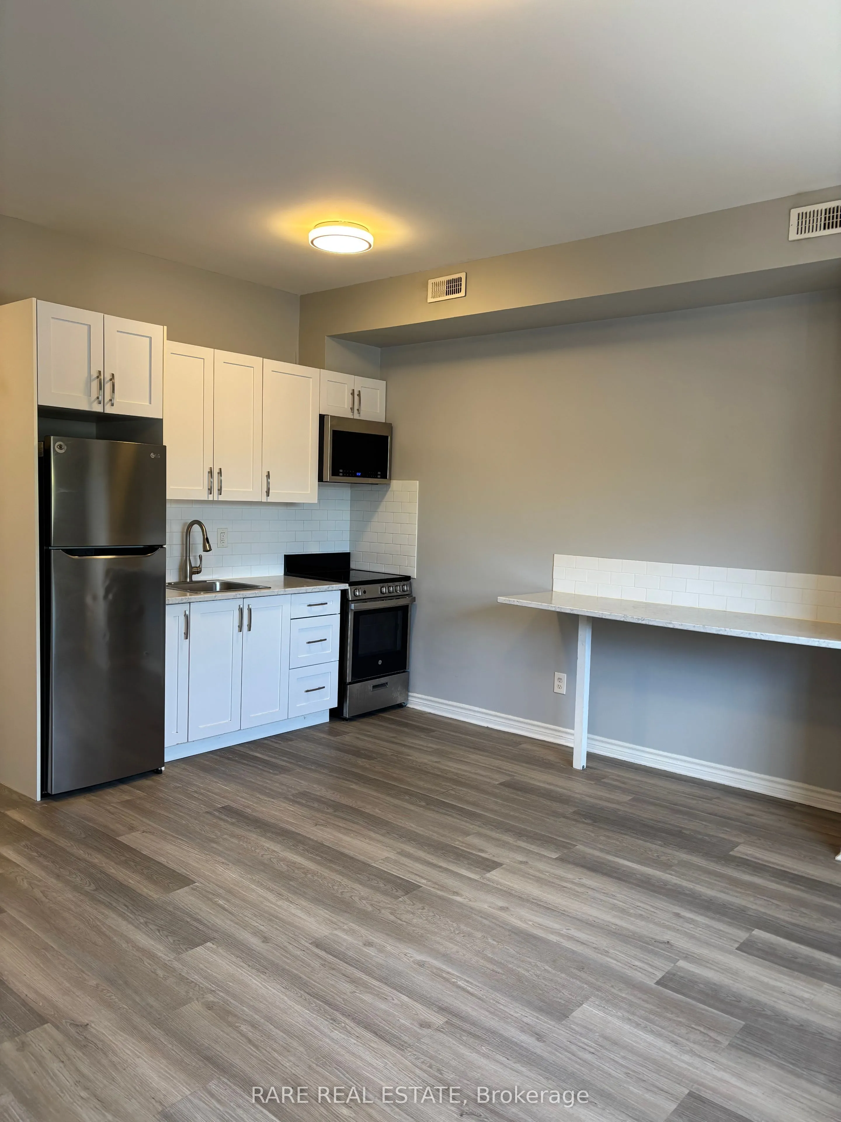 253 Augusta Avenue, #301