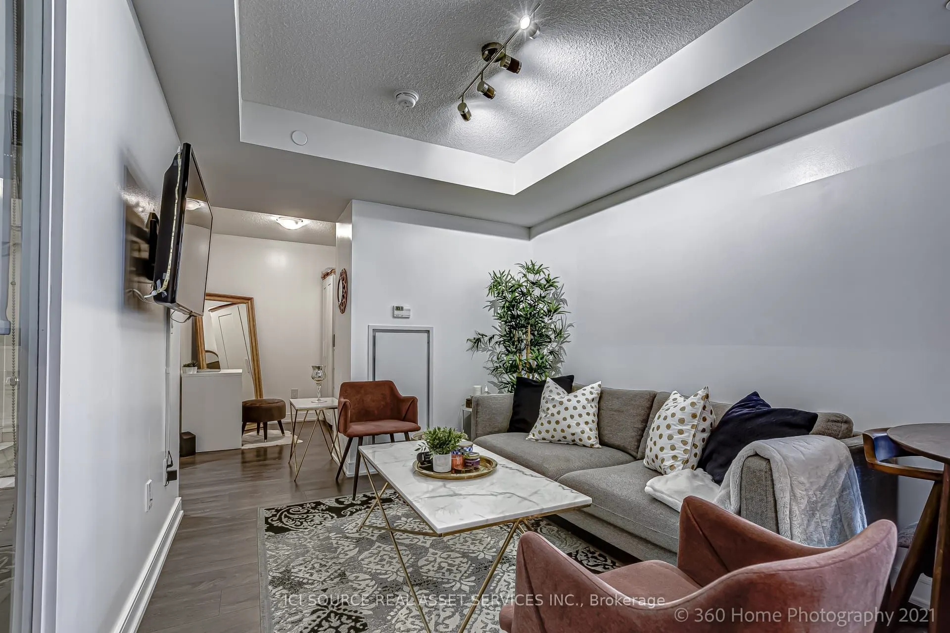 525 Adelaide Street W, #1020