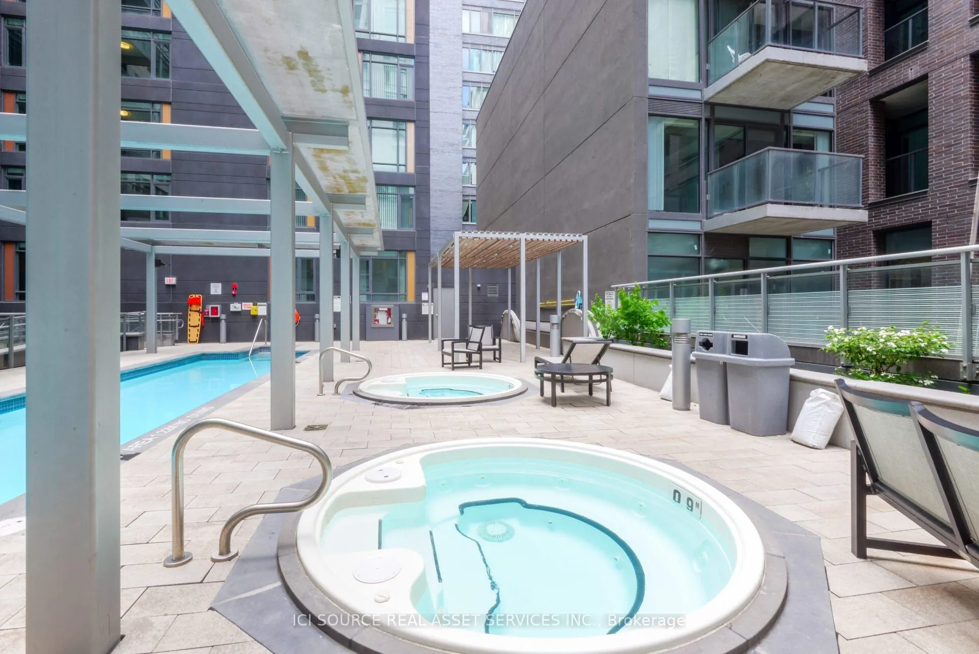 525 Adelaide Street W, #1020