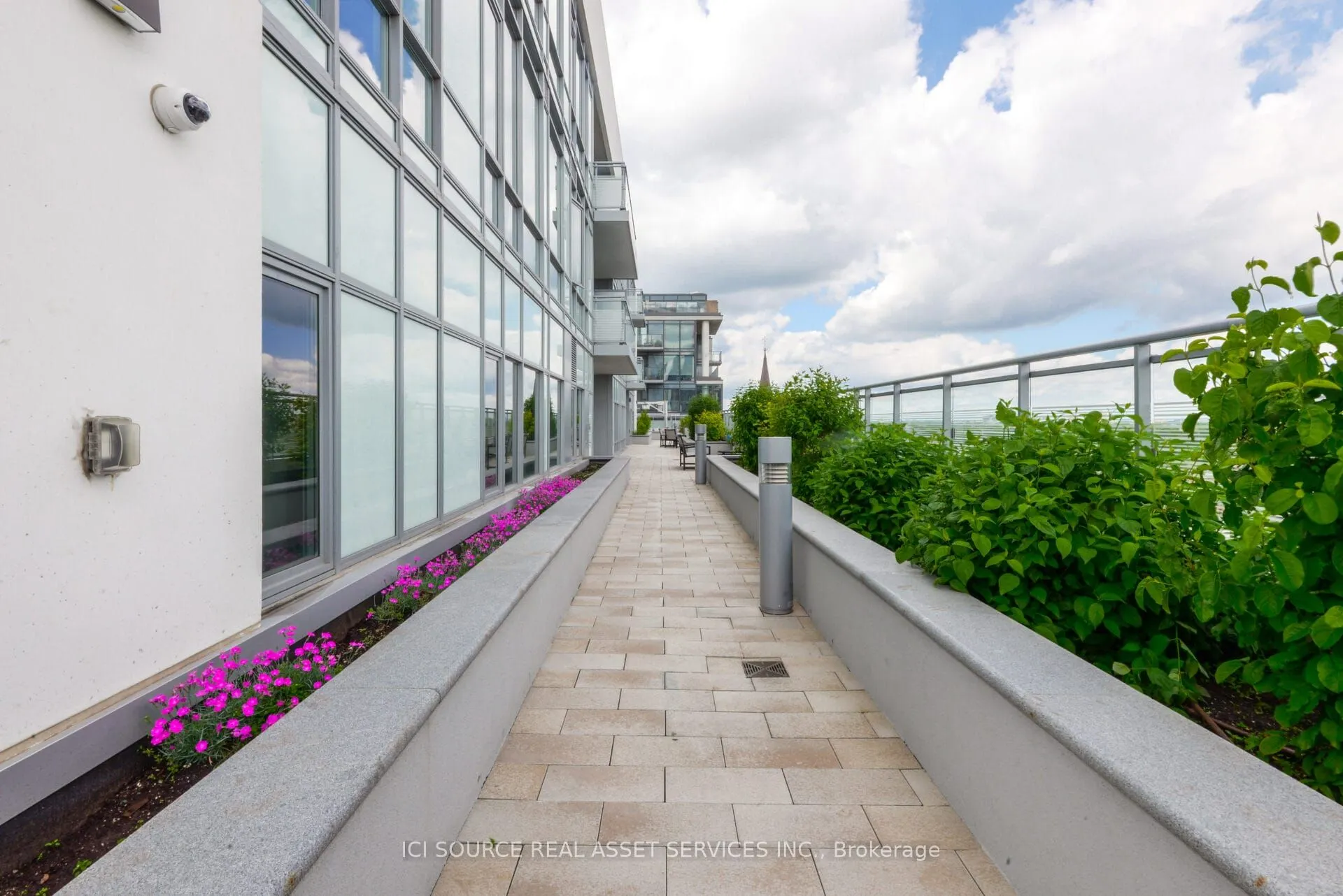 525 Adelaide Street W, #1020